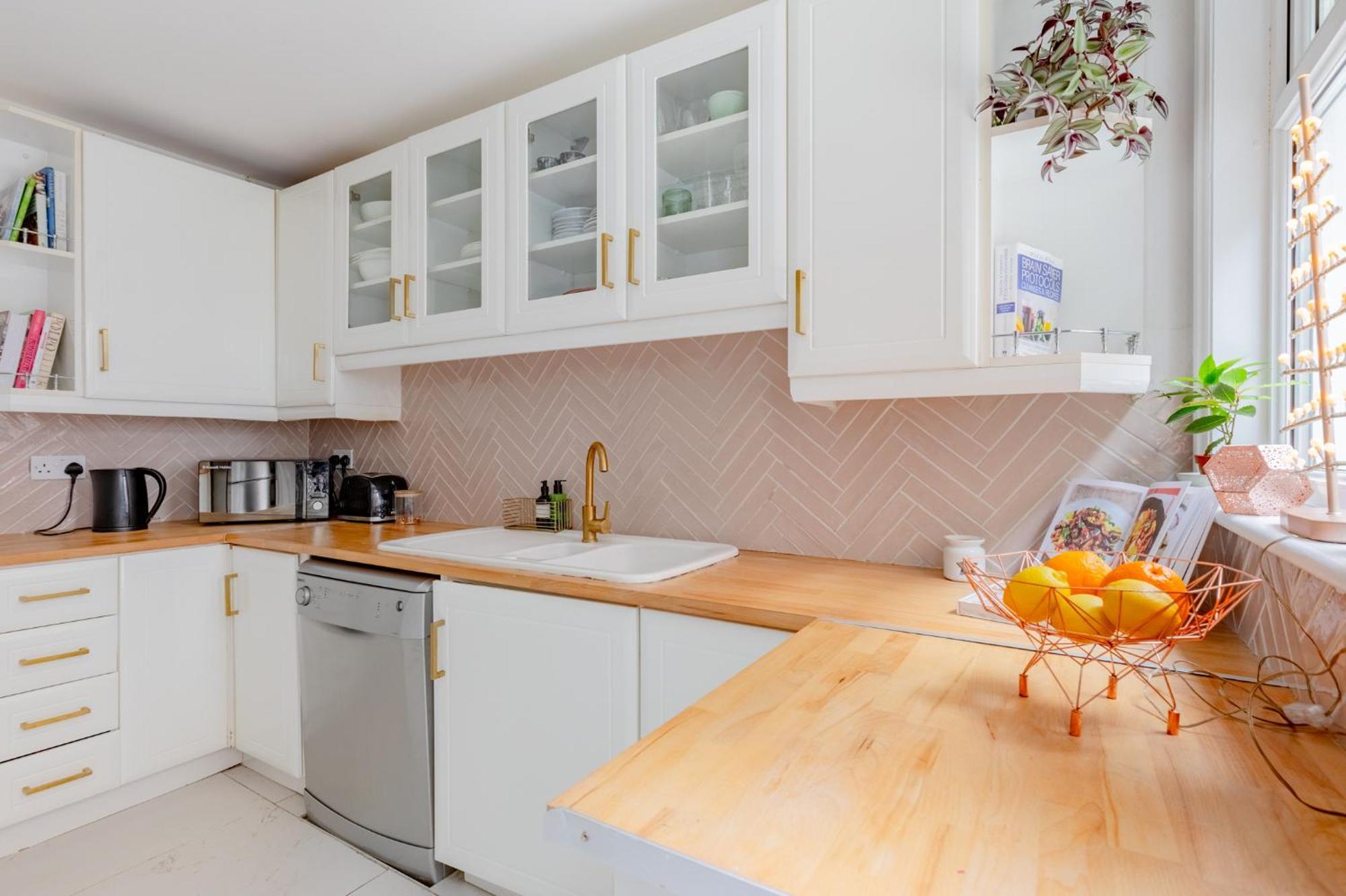 Luxuriously Curated 4bd Stoke Newington *