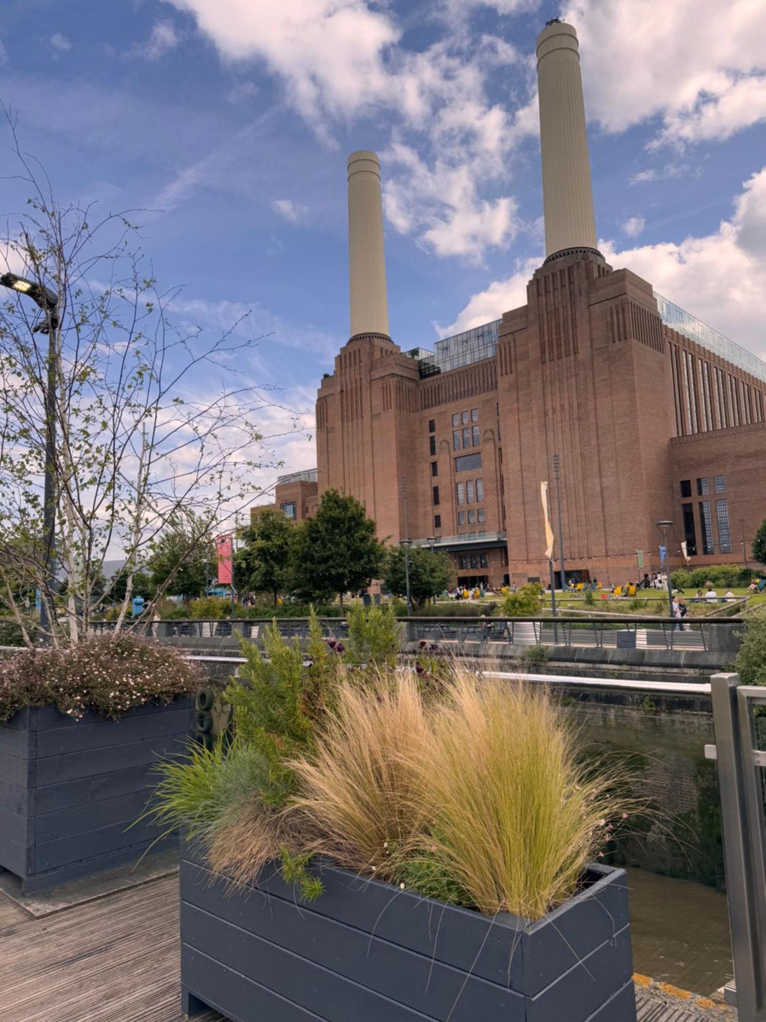 Family Battersea With Balcony In Apartment *