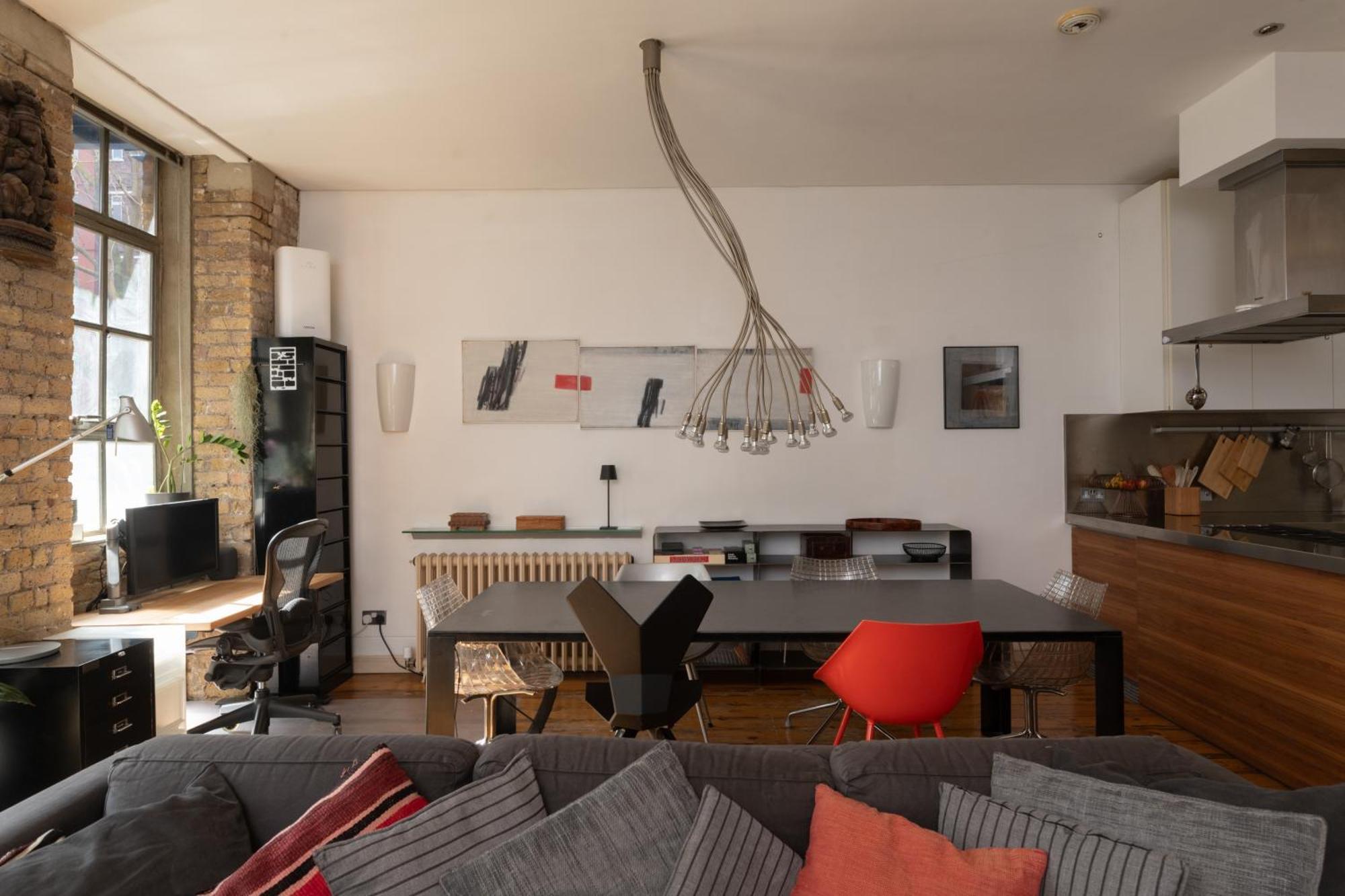 Apartment Stylish 2-bed Flat In Prime Spot