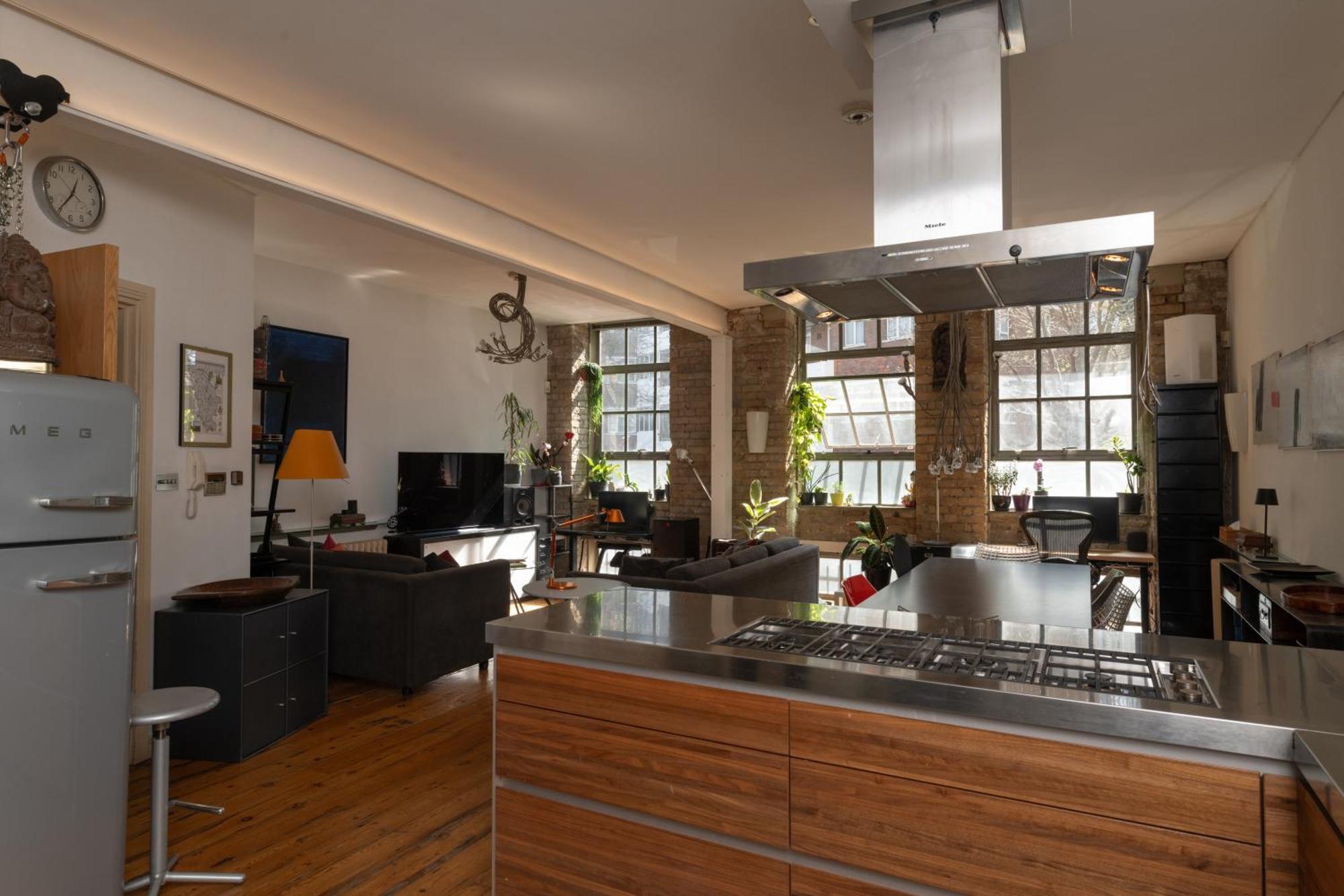 Stylish 2-bed Flat In Prime Spot Apartment
