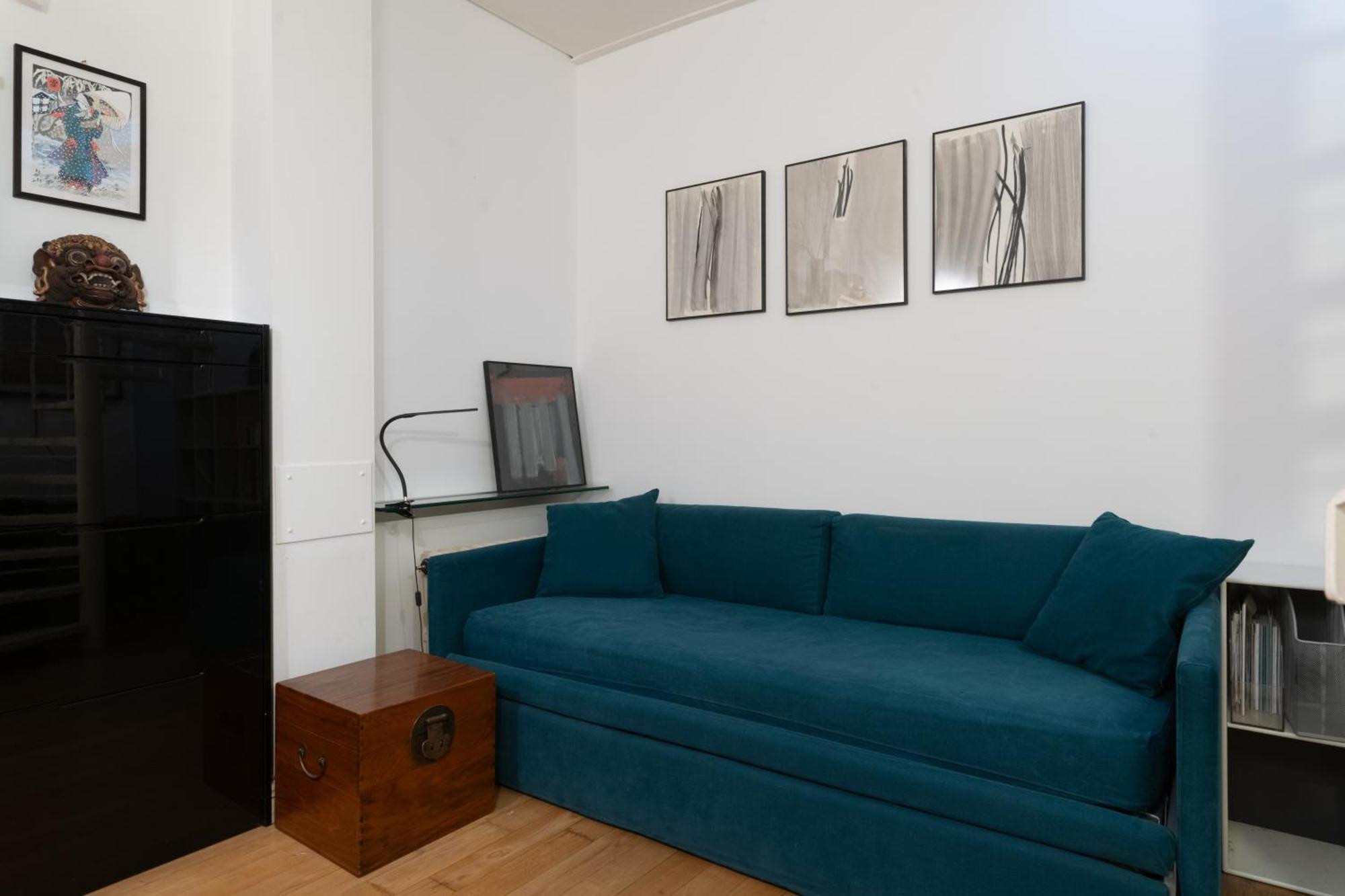 Stylish 2-bed Flat In Prime Spot *