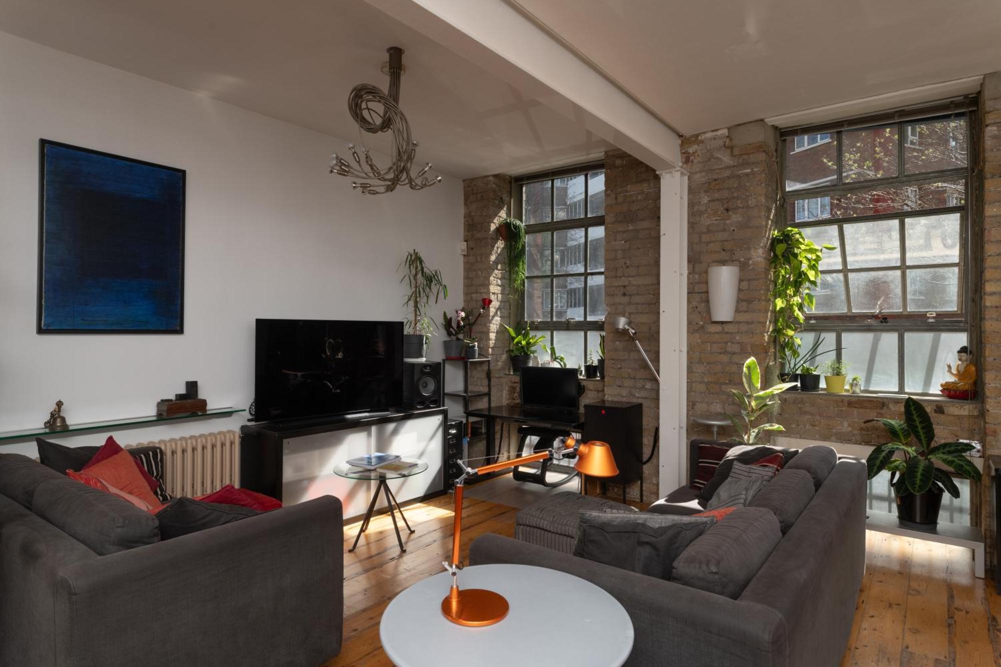 Stylish 2-bed Flat In Prime Spot London
