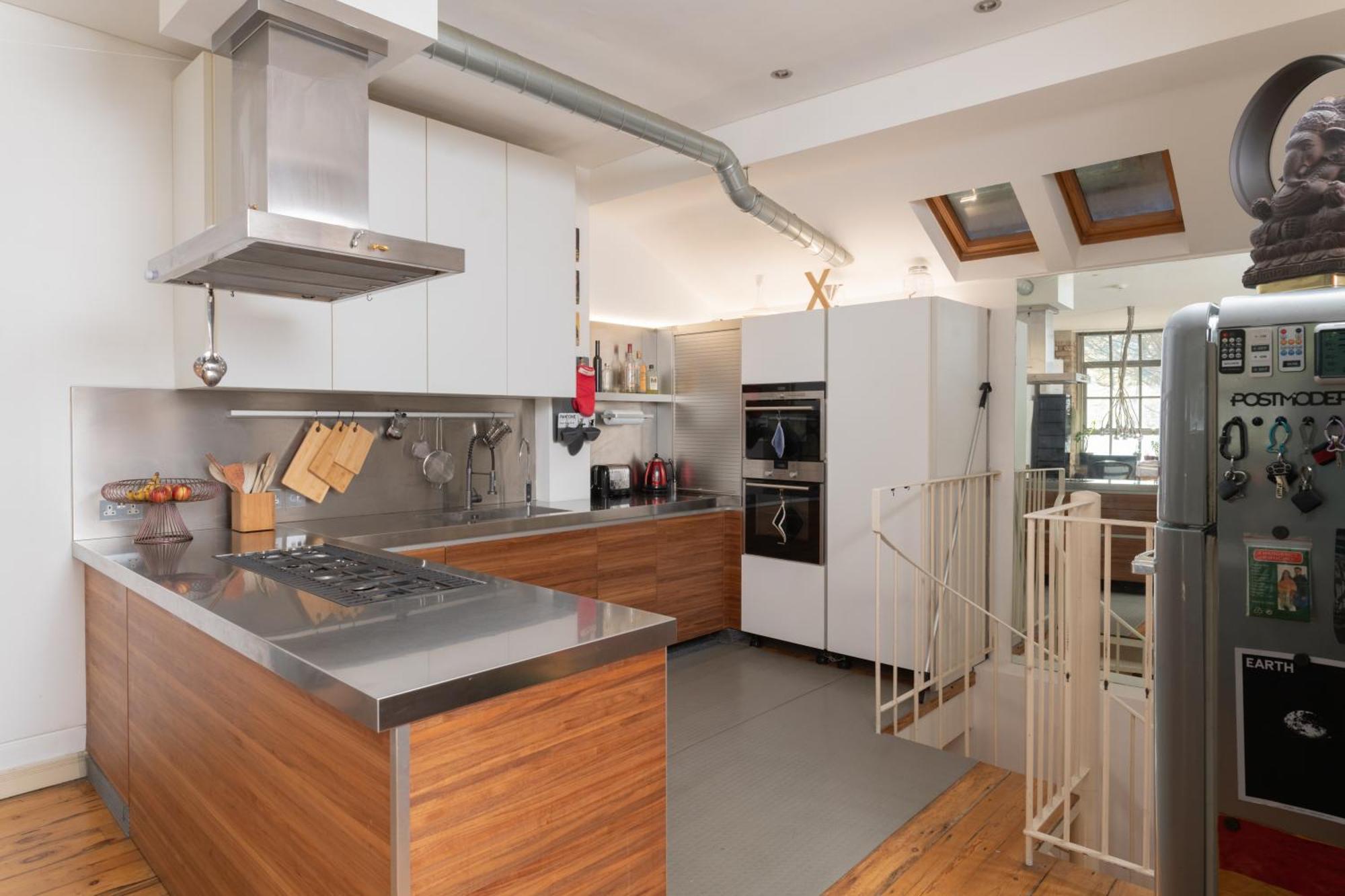 Stylish 2-bed Flat In Prime Spot Apartment