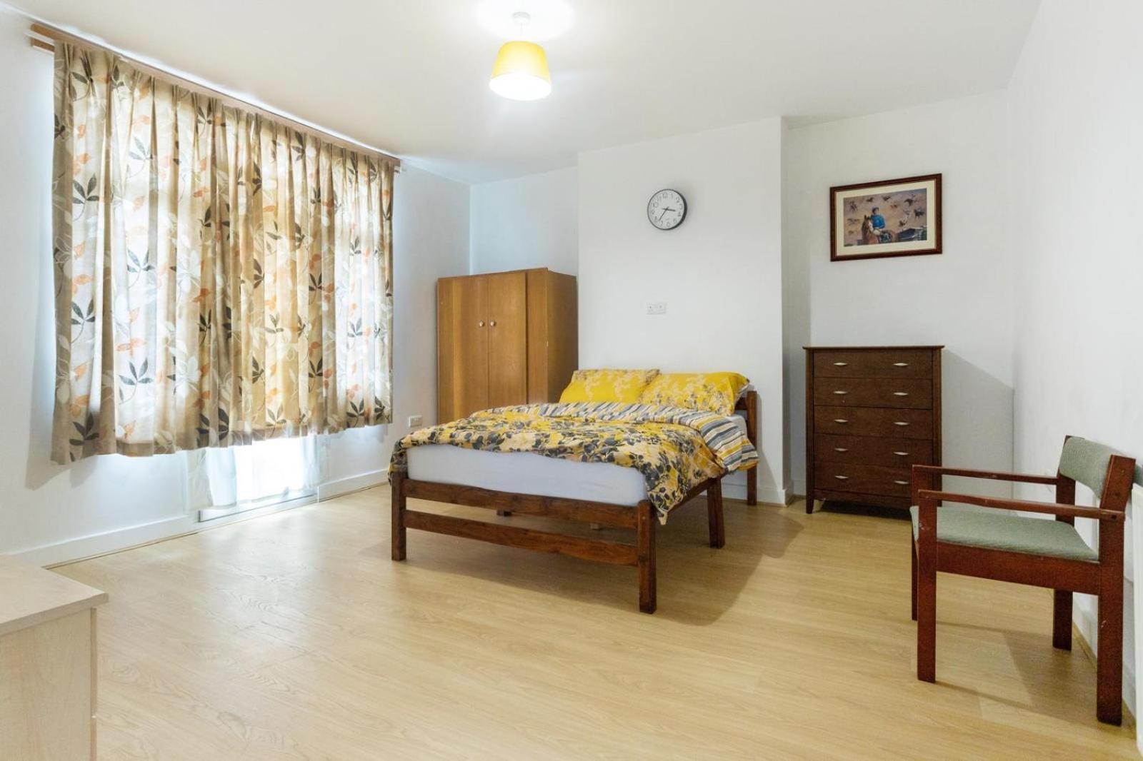 Flams 4 * London
