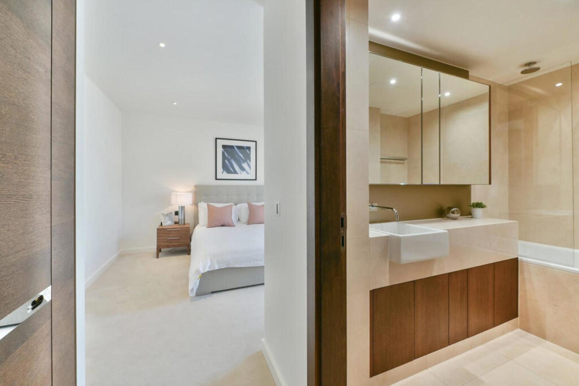 Chelsea Waterfront Stunning 3 Bedroom With Views Of River Thames * London