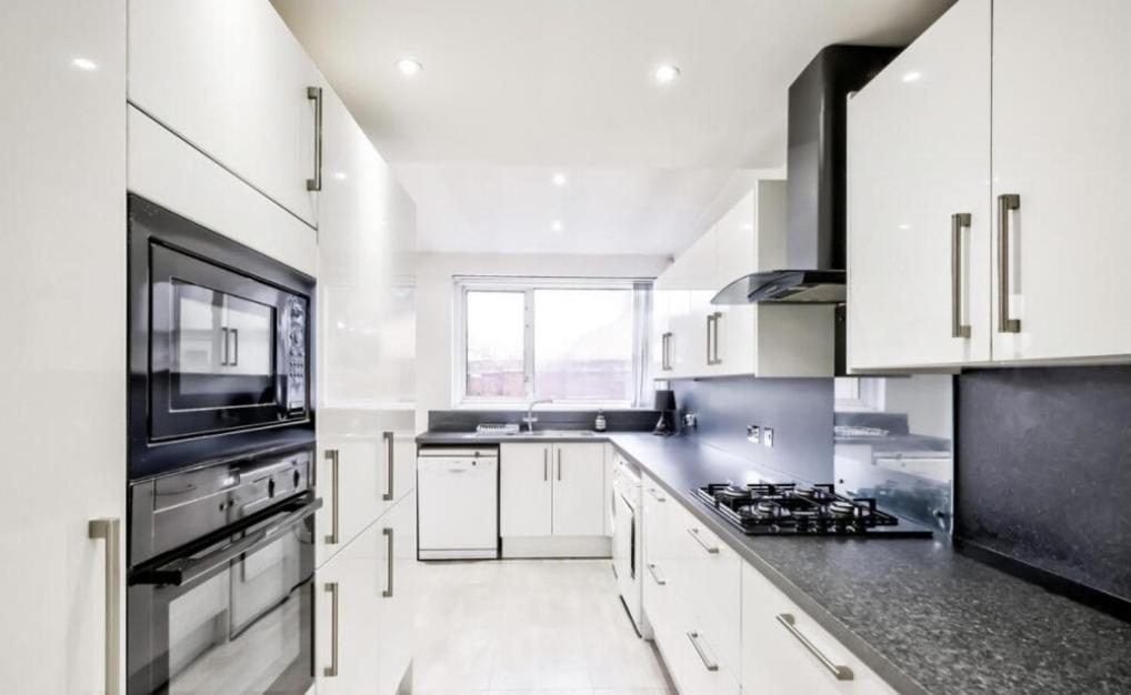 Slendermorrs Palace Holiday home London