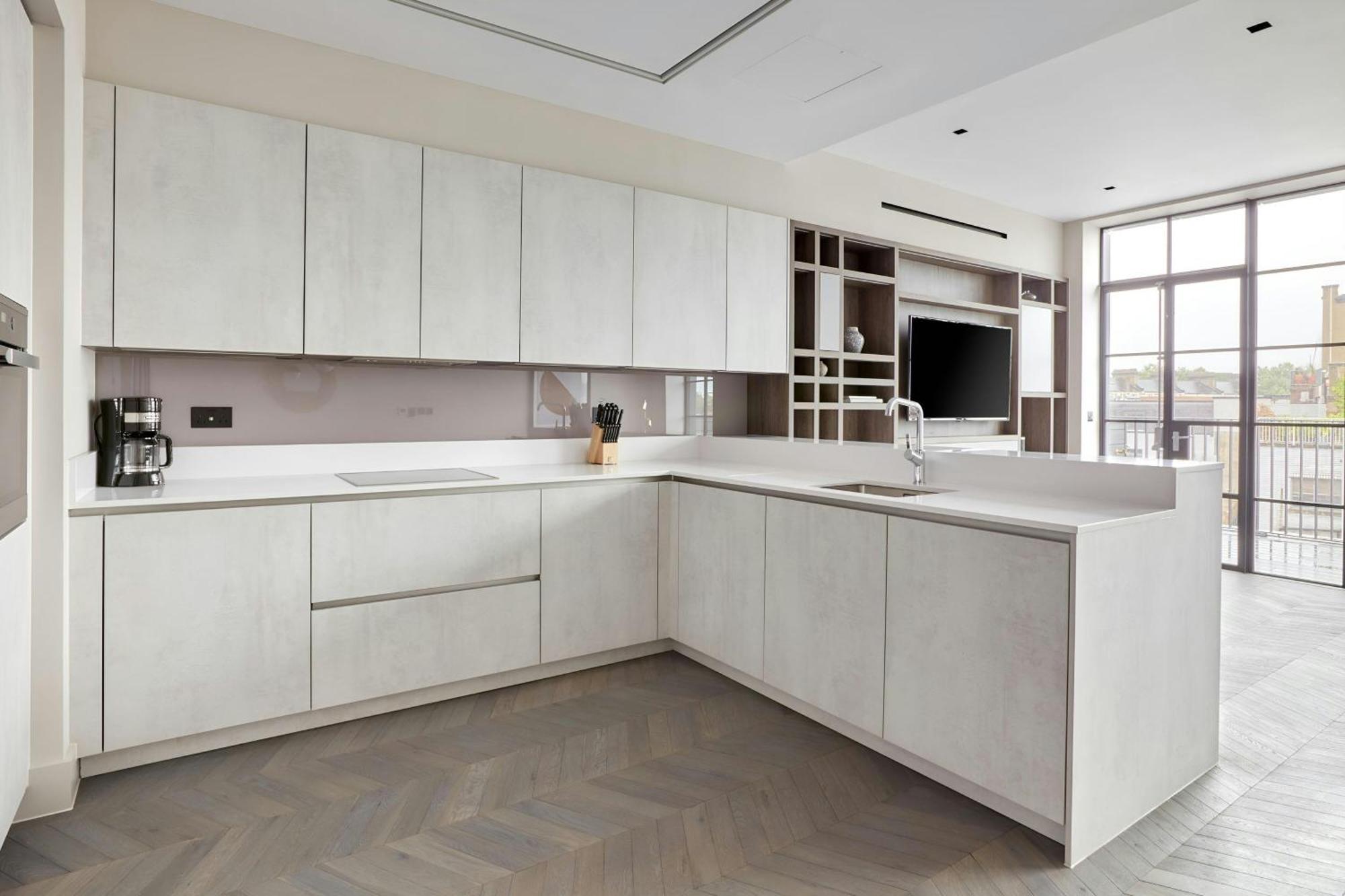 Aparthotel Sonder l Back Hill 4*