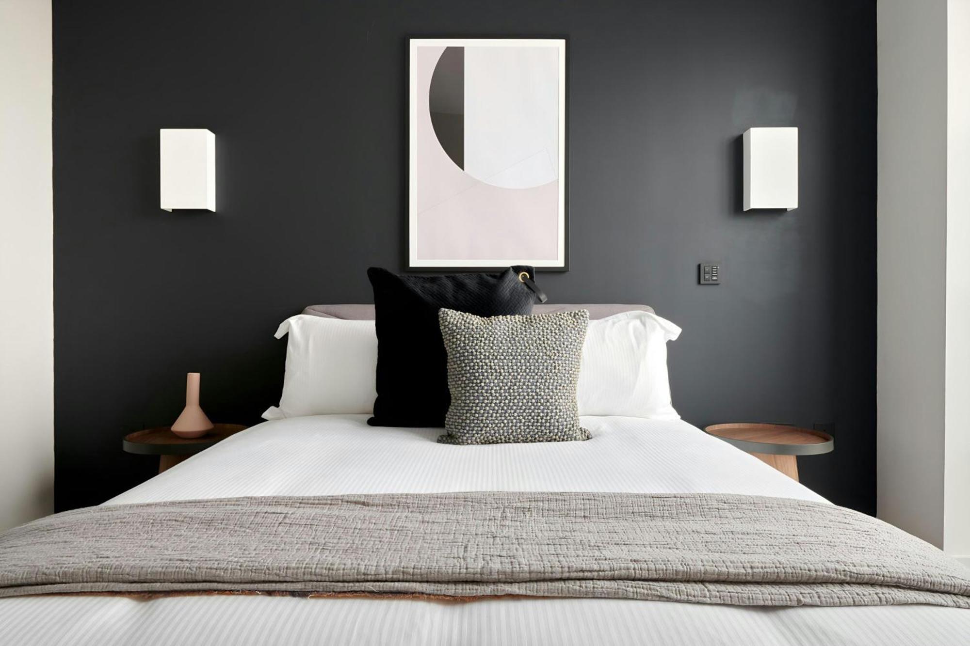 Sonder l Back Hill 4*