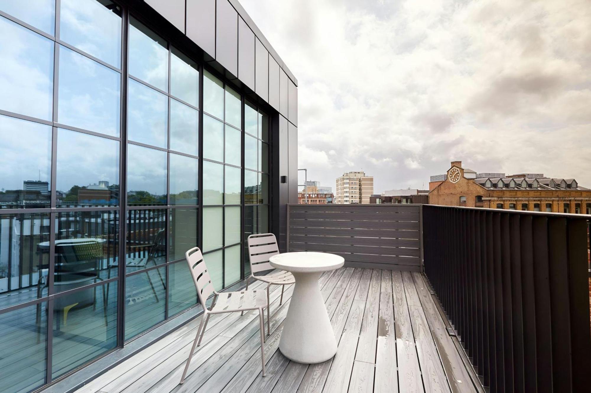 Aparthotel Sonder l Back Hill 4*