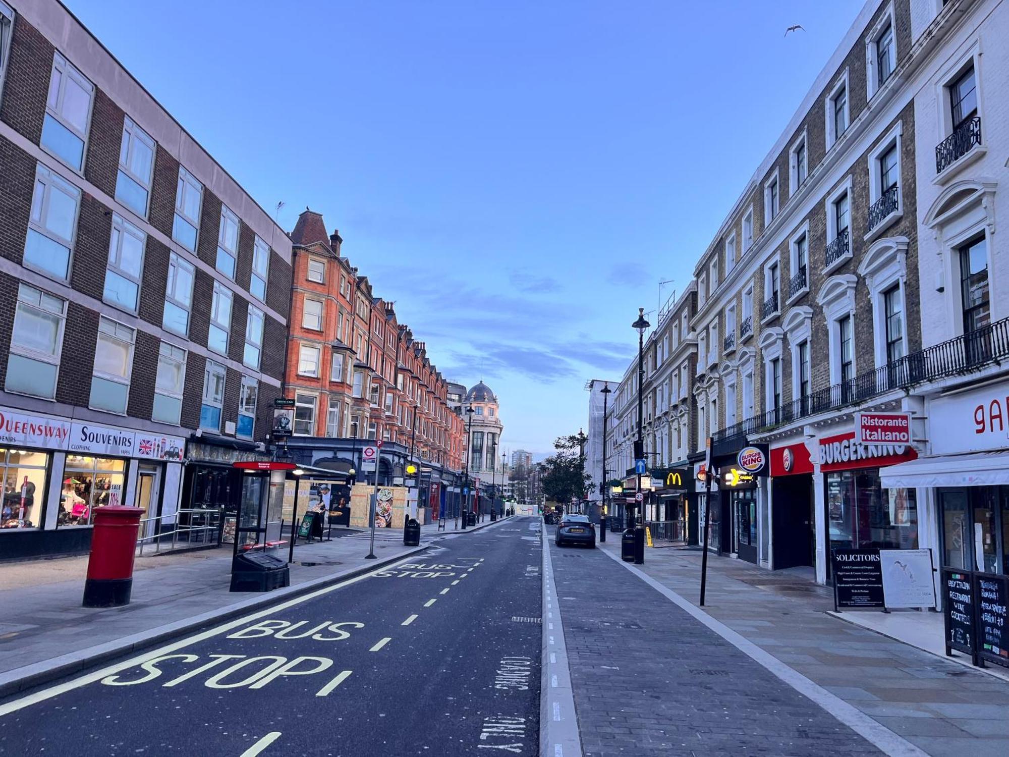 Hyde Park,3 Min Walk,family Home! 2 Bedrooms & 2 Bathrooms Apartment! Fantastic Location Apartment *