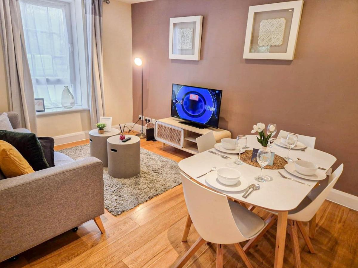 Chic 2-bedroom Flat In Vauxhall Near The Oval London