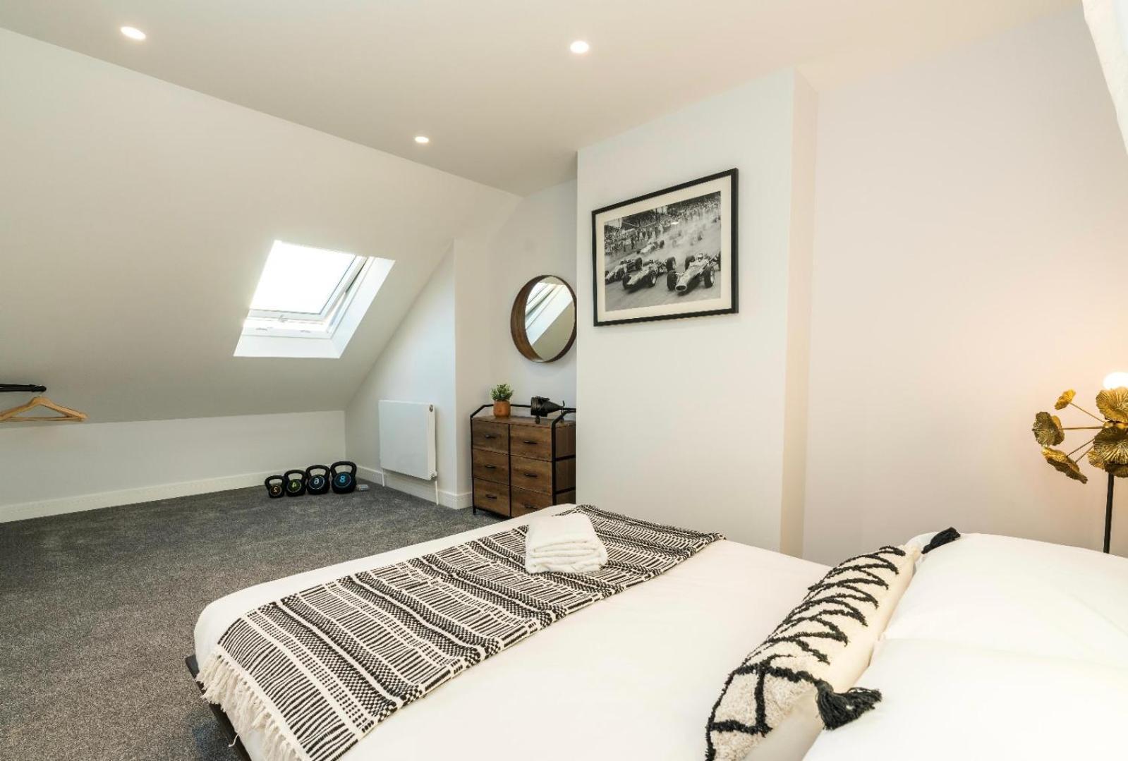 Convenient Family Flat-stylish Unique Apartment London