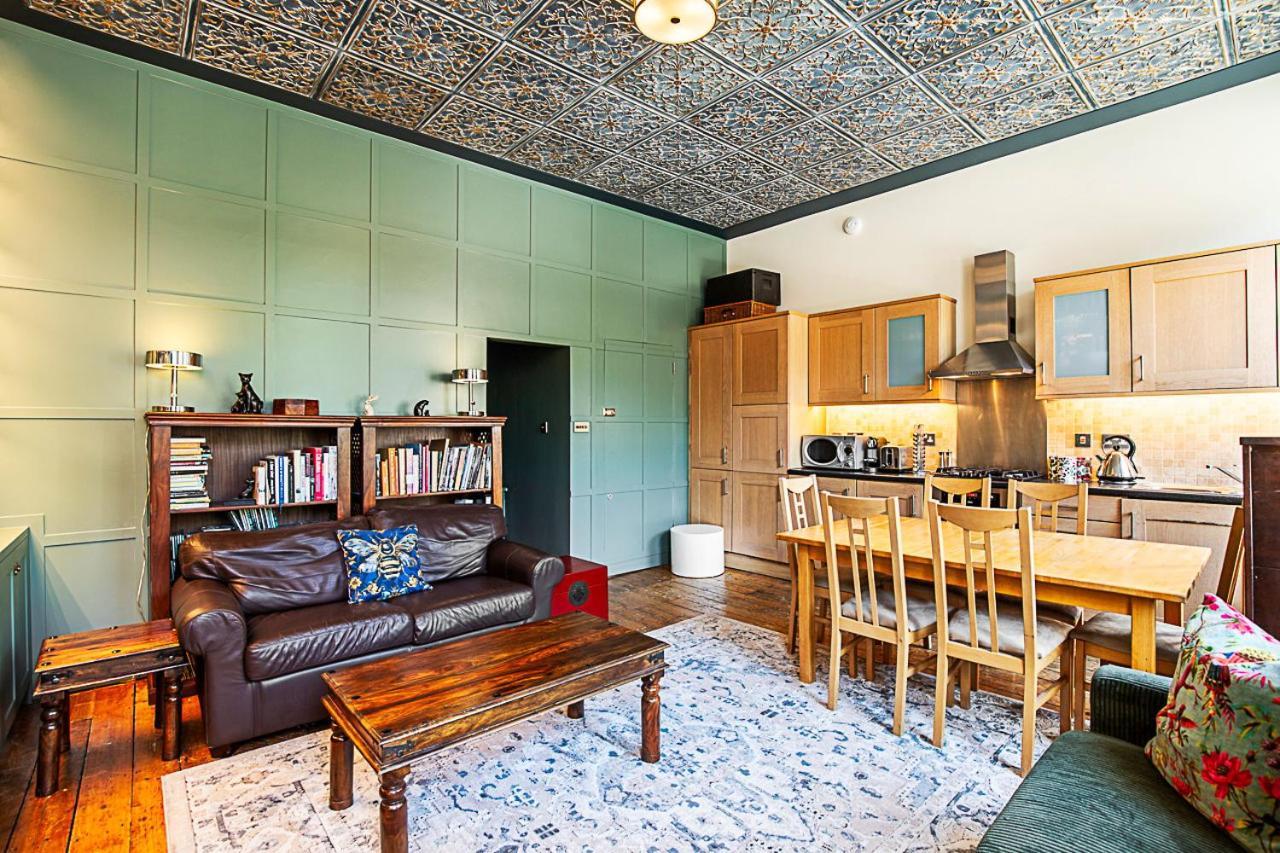 Stylish West Kensington Flat With Character * London