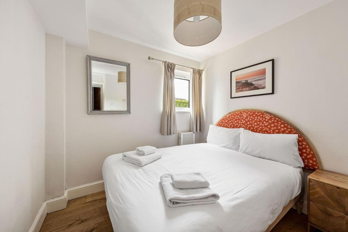 Apartment East London Waterfront 2 Bed Flat With Jacuzzi Tub