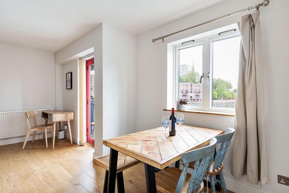 Apartment East London Waterfront 2 Bed Flat With Jacuzzi Tub