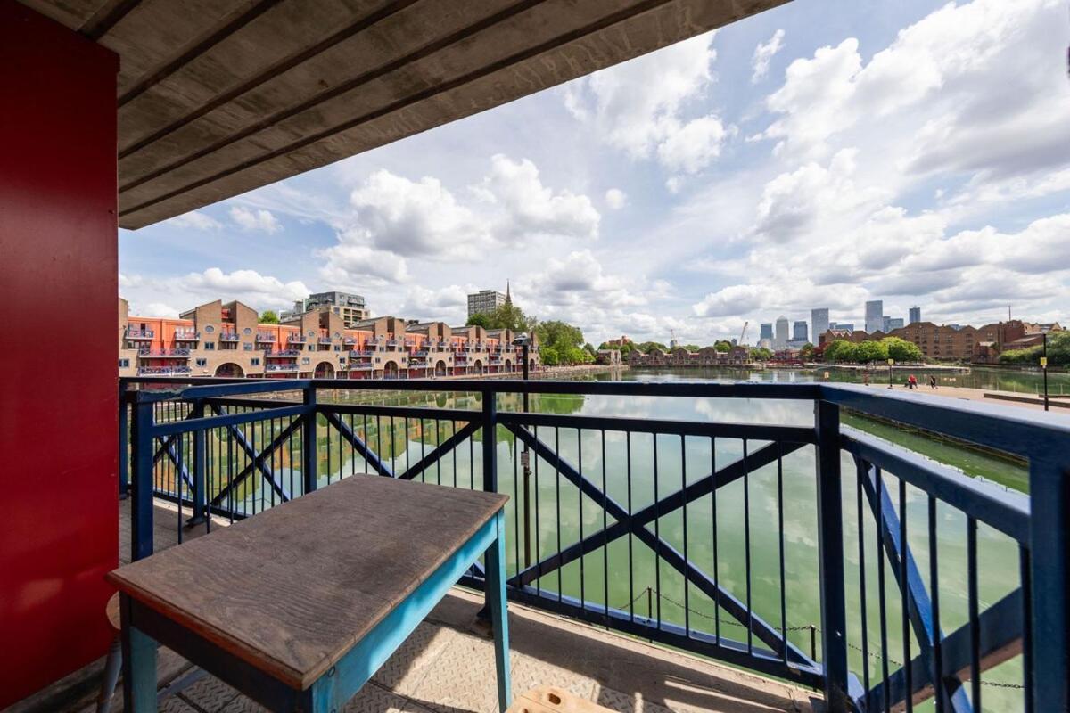 East London Waterfront 2 Bed Flat With Jacuzzi Tub *