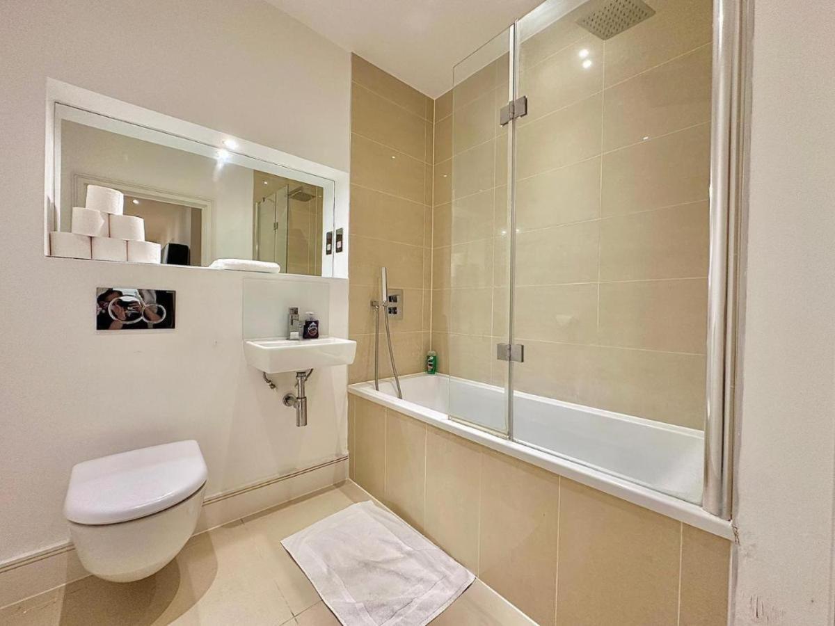 Large Flat In Tower Bridge F3 Apartment