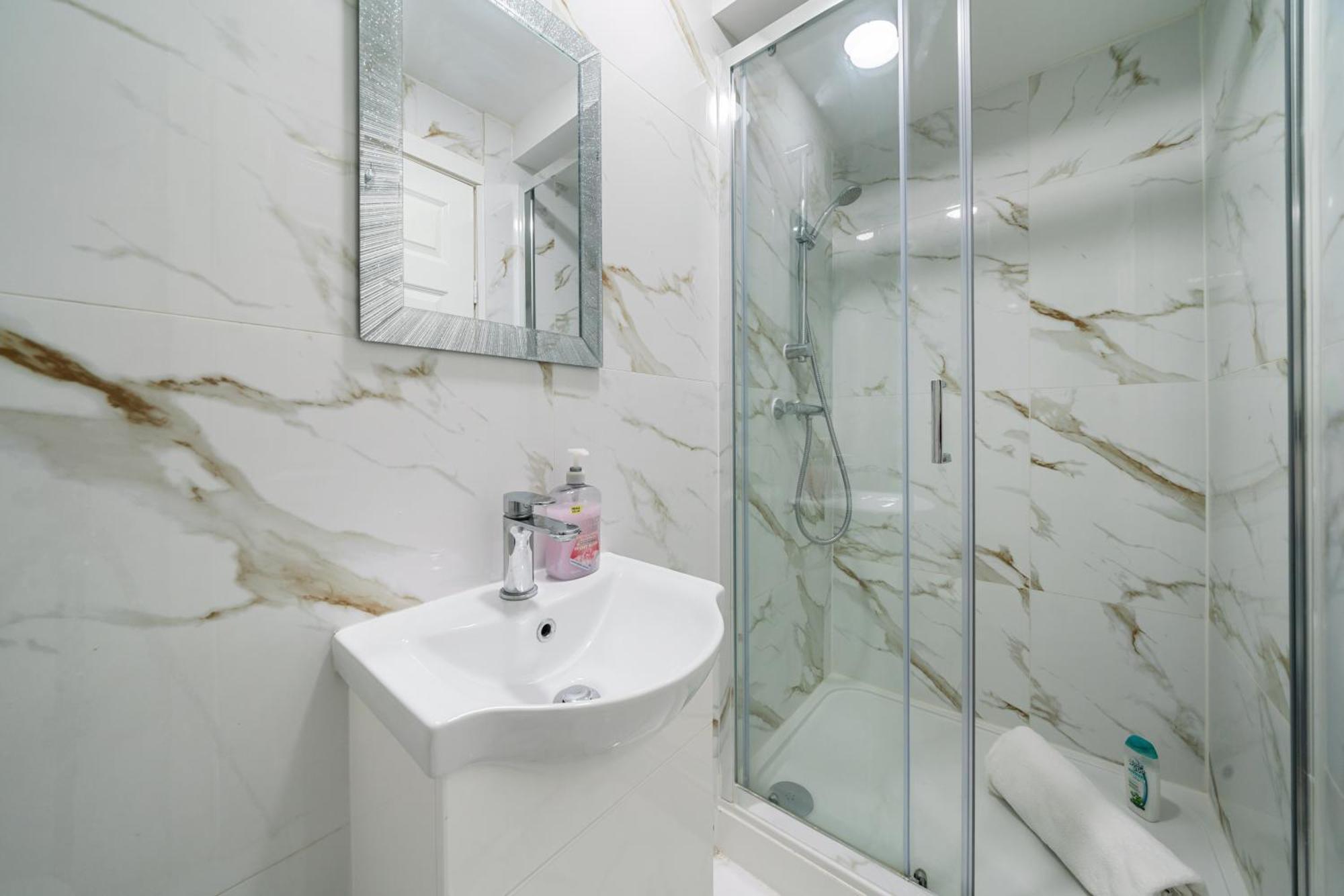 2 Bedroom Flat In The Heart Of Oxford Street 5Gc * London