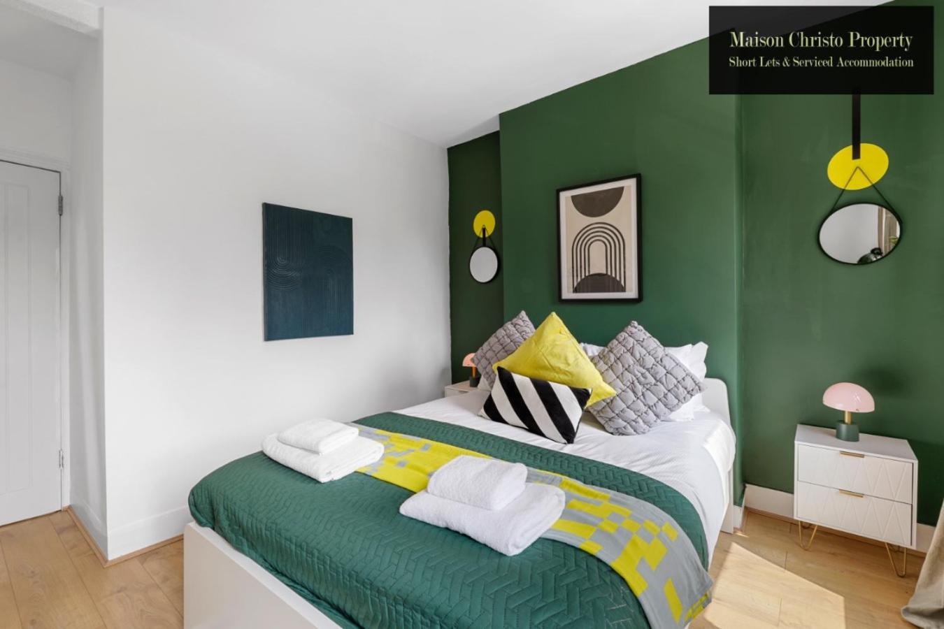 Weekly Or Monthly Stays, London, Stratford, 2Bedroom Hse, Sleeps 6, Servcied Apartment By Maison Christo Property Short Lets & Serviced Accomdation