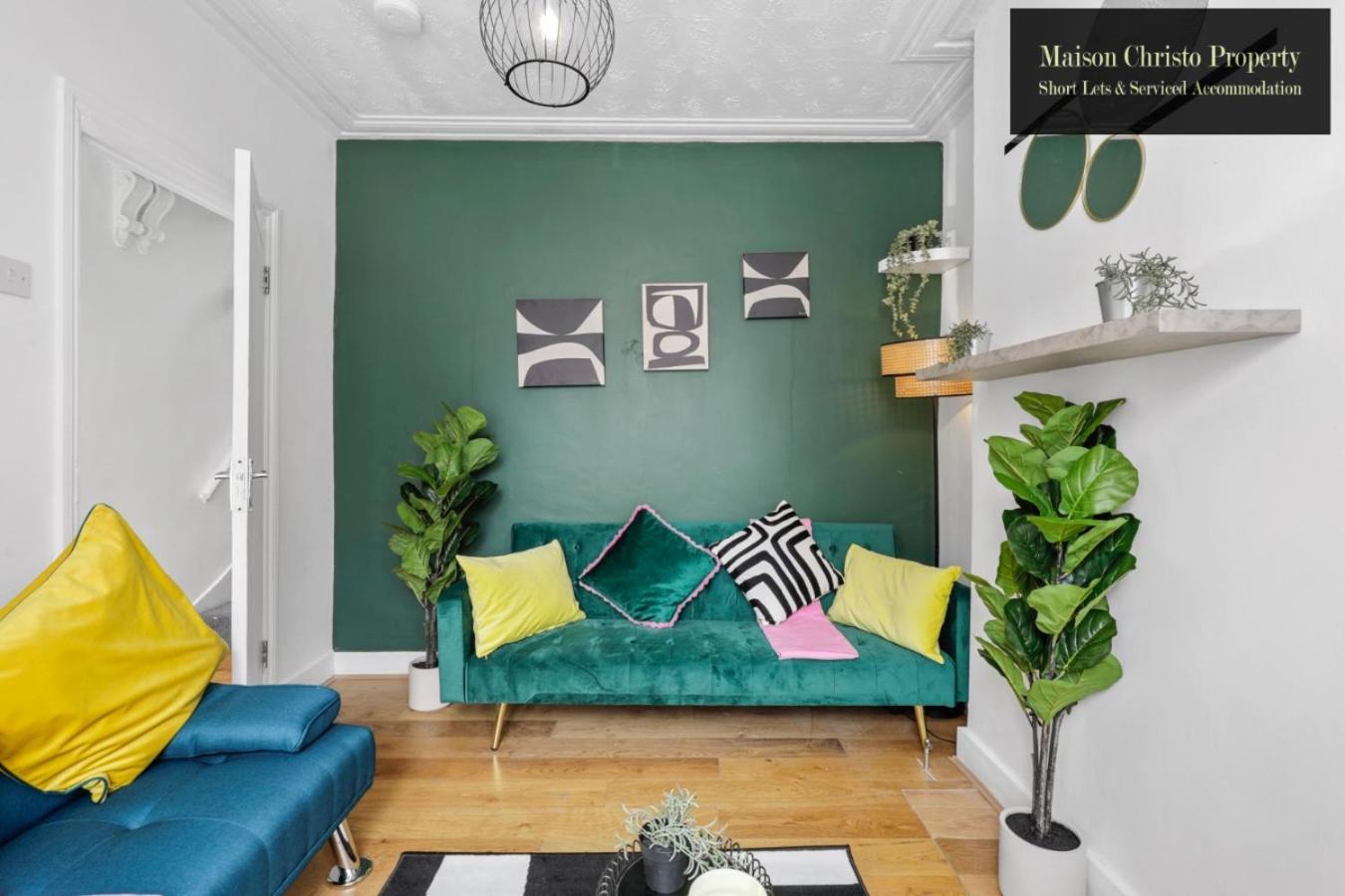 Weekly Or Monthly Stays, London, Stratford, 2Bedroom Hse, Sleeps 6, Servcied Apartment By Maison Christo Property Short Lets & Serviced Accomdation Apartment London