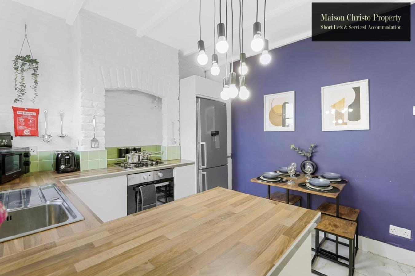 Weekly Or Monthly Stays, London, Stratford, 2Bedroom Hse, Sleeps 6, Servcied Apartment By Maison Christo Property Short Lets & Serviced Accomdation * London