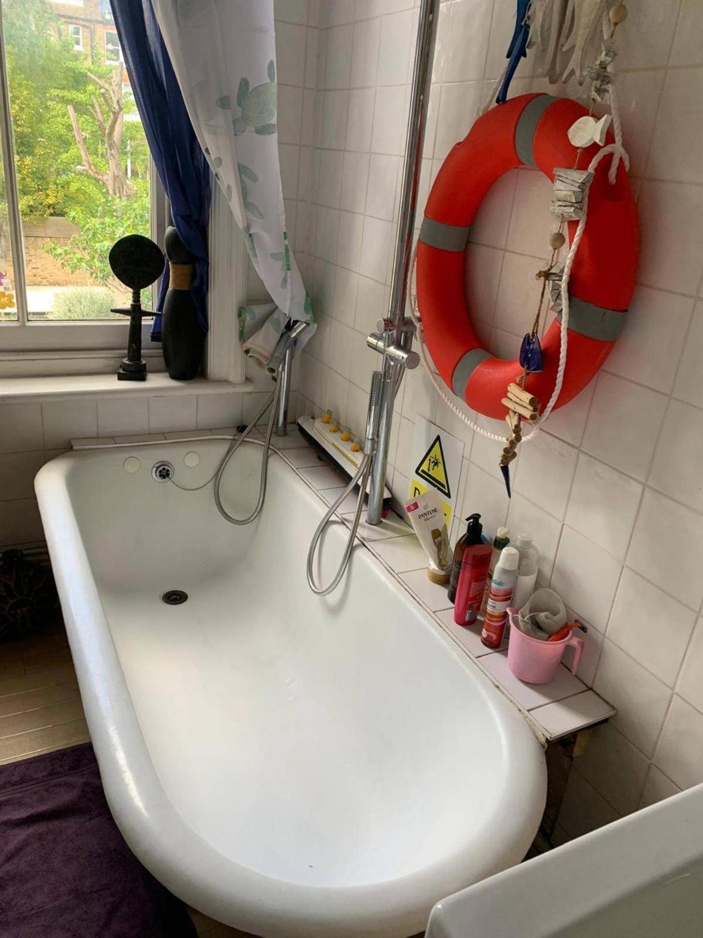 - Sleeps 5 - Great Transport Links Apartment