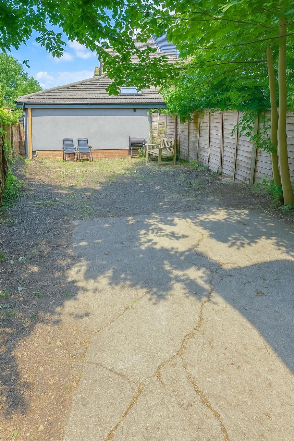 2-Bedroom Garden Flat - Modern, Bright - A Apartment London