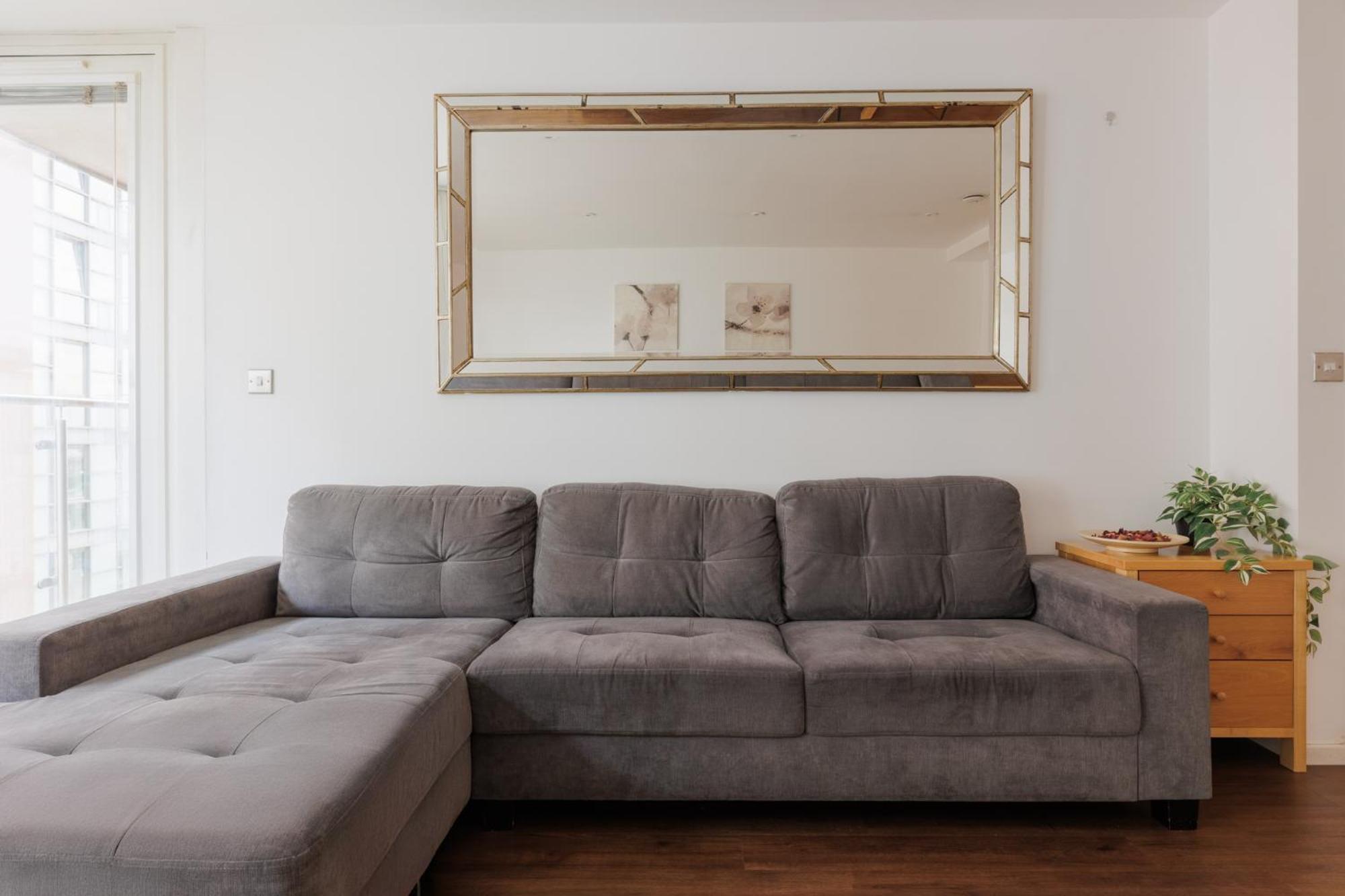 Apartment Sun-lit 1br Flat, 2 Mins To Dlr Docklands