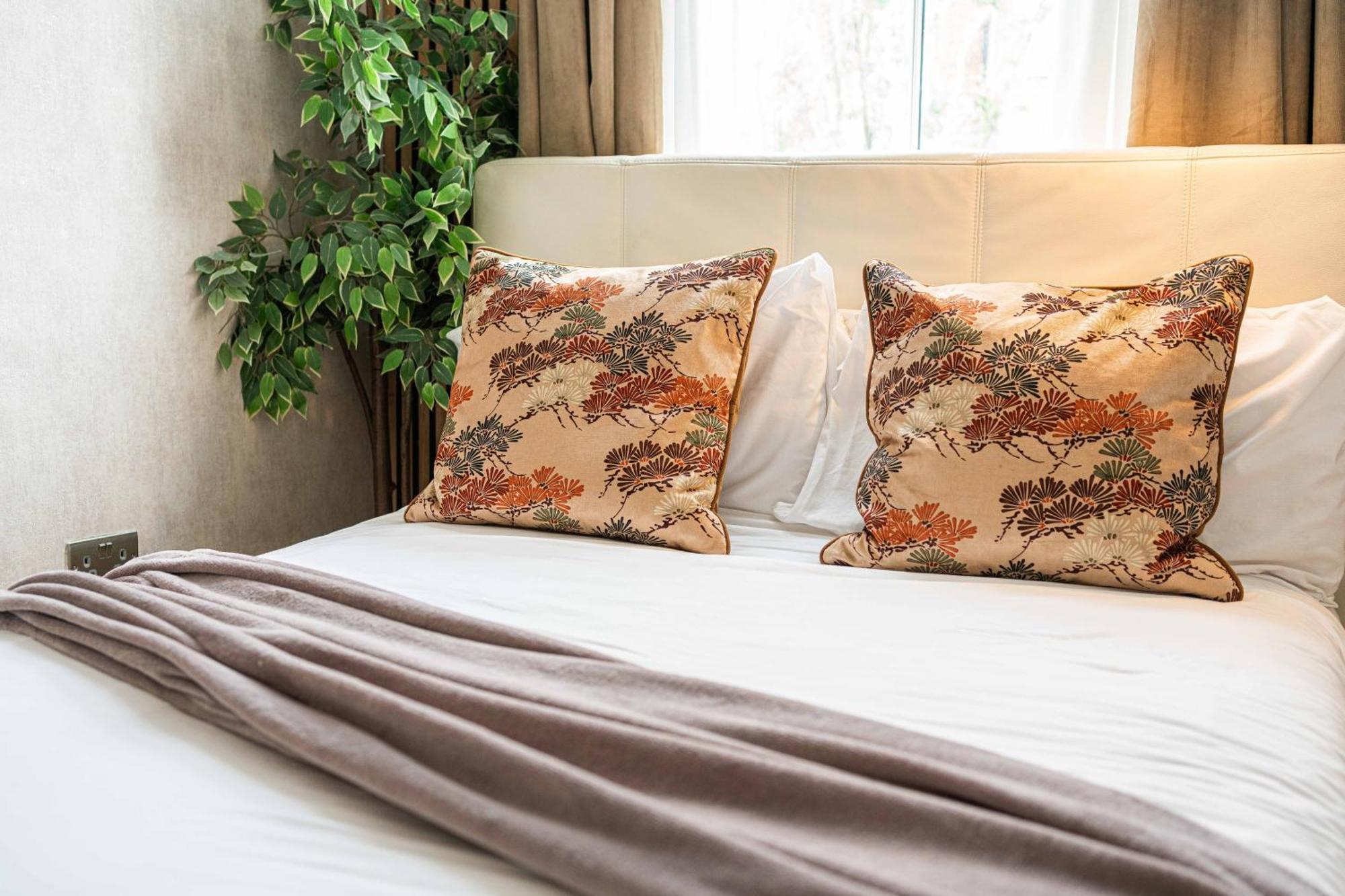 Cute 1 Bedroom With Sofa Bed By Line Station London