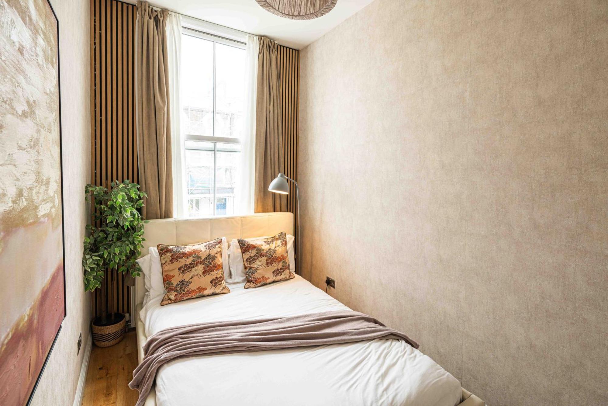 Cute 1 Bedroom With Sofa Bed By Line Station * London