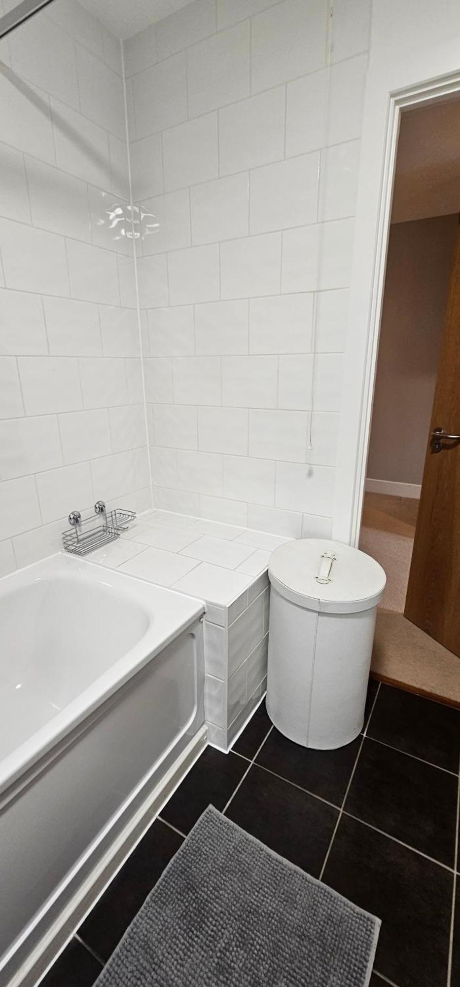 Comfortable Two Bedroom Flat For 6 People's London