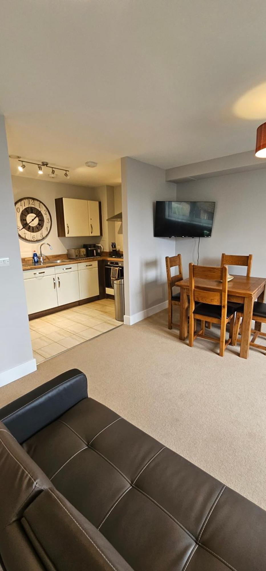 Comfortable Two Bedroom Flat For 6 People's Apartment *