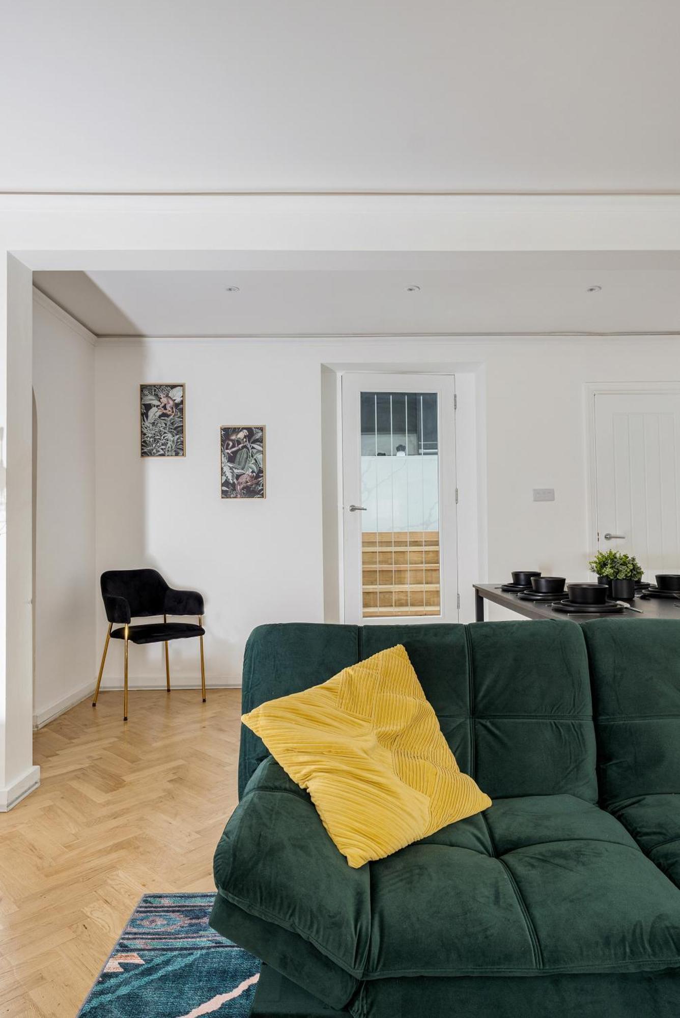 Luxury Modern 2-bed Flat In Chic Chelsea