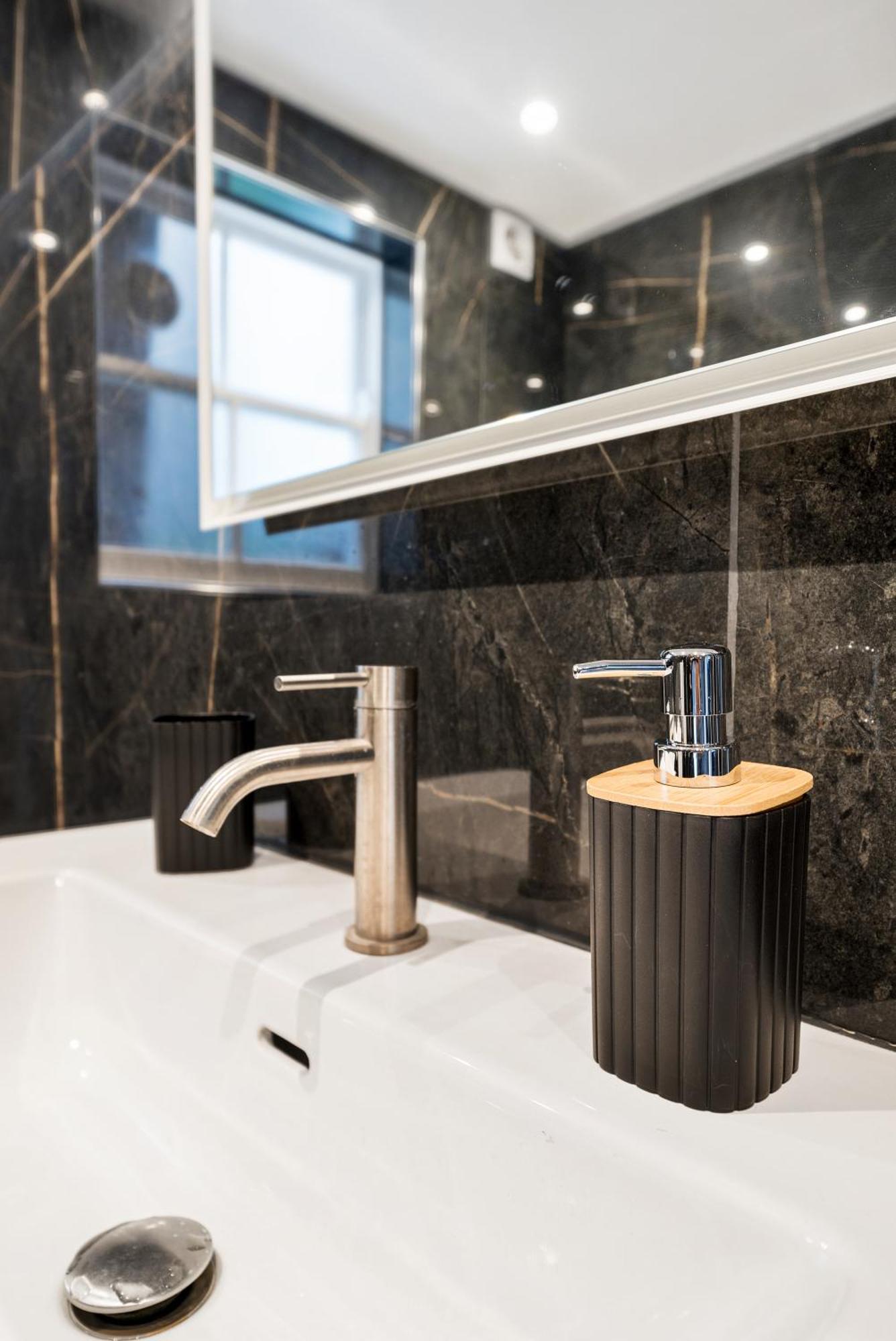 Luxury Modern 2-bed Flat In Chic Chelsea London