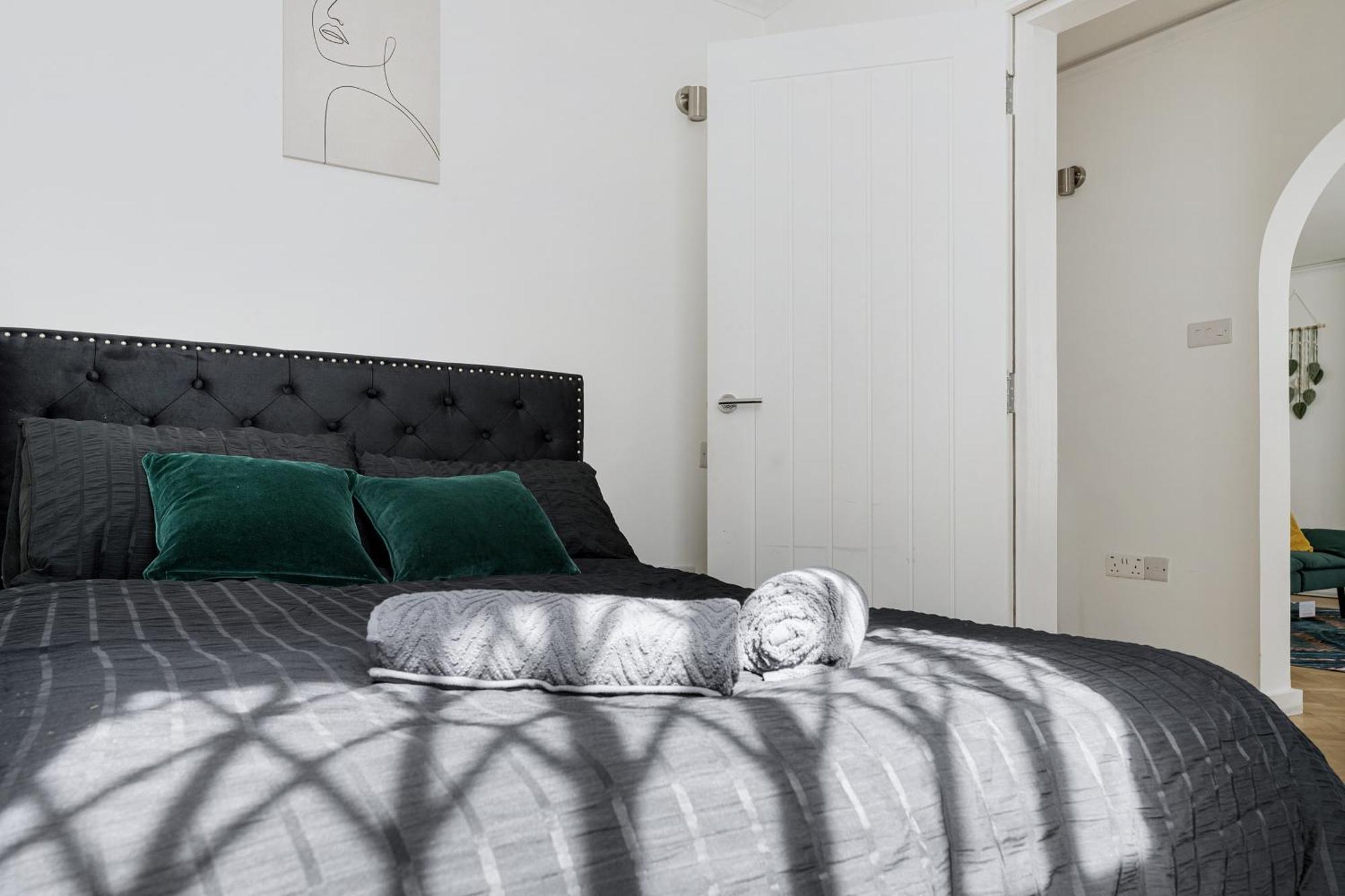Luxury Modern 2-bed Flat In Chic Chelsea Apartment