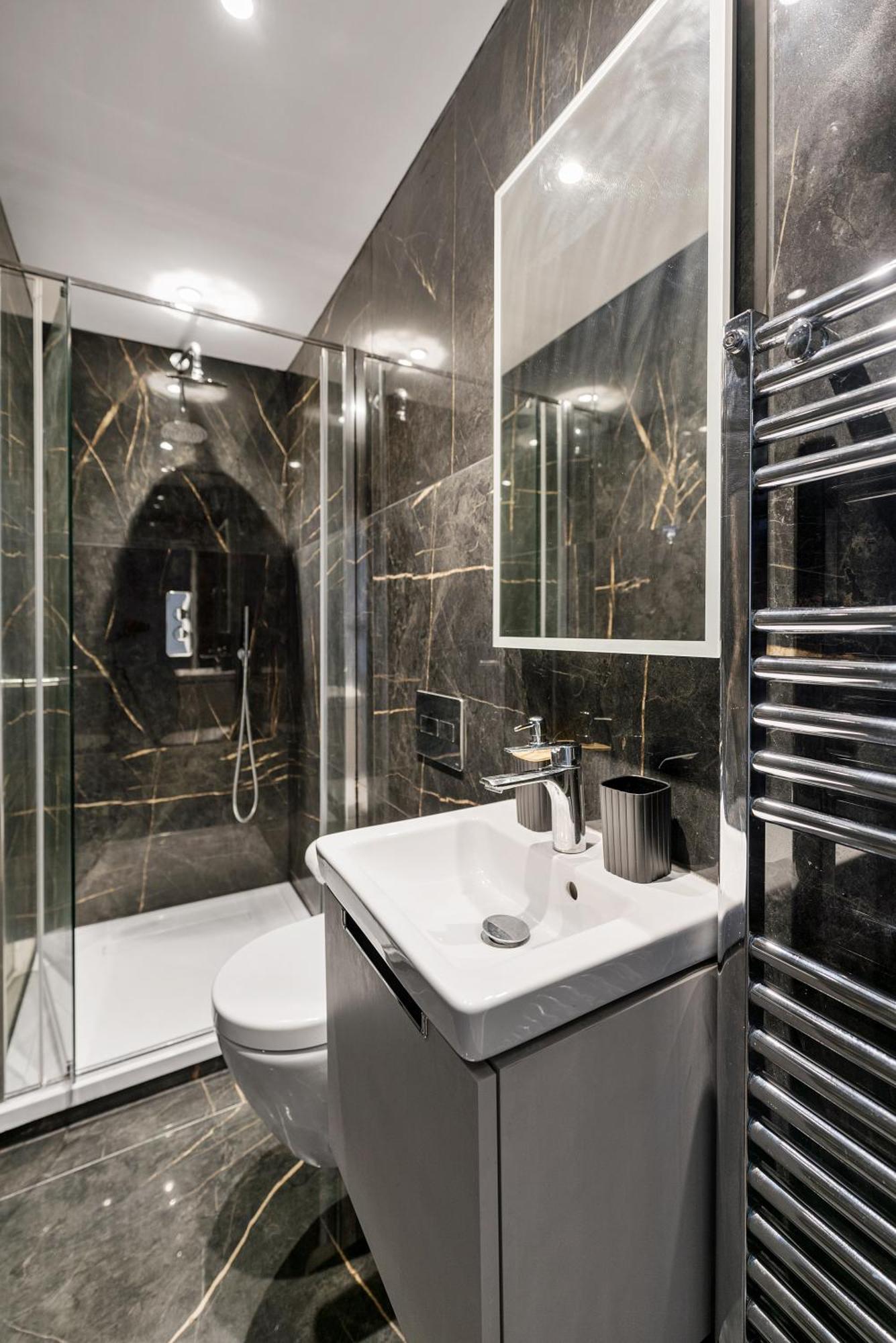 Luxury Modern 2-bed Flat In Chic Chelsea *