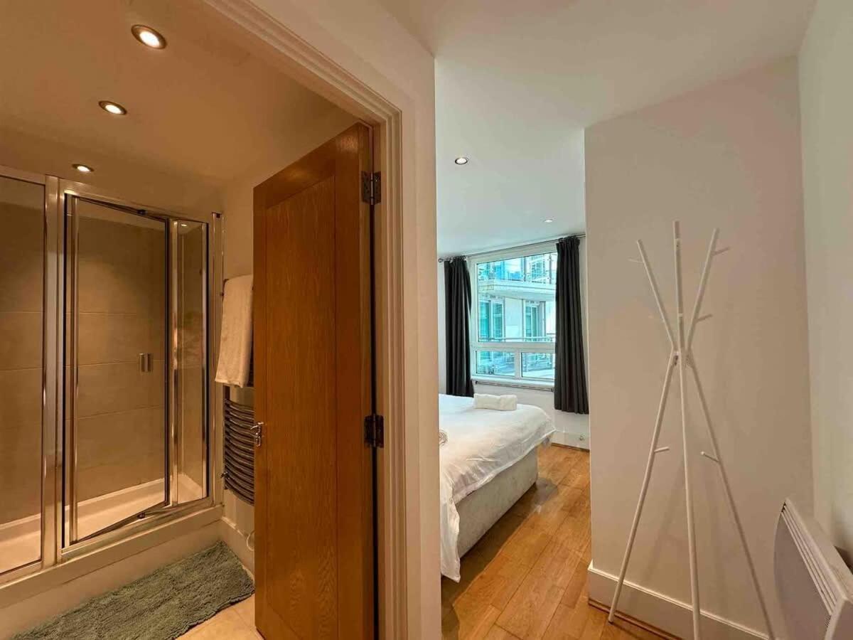 Compact 2 Bed Good Transport Links Apartamento *