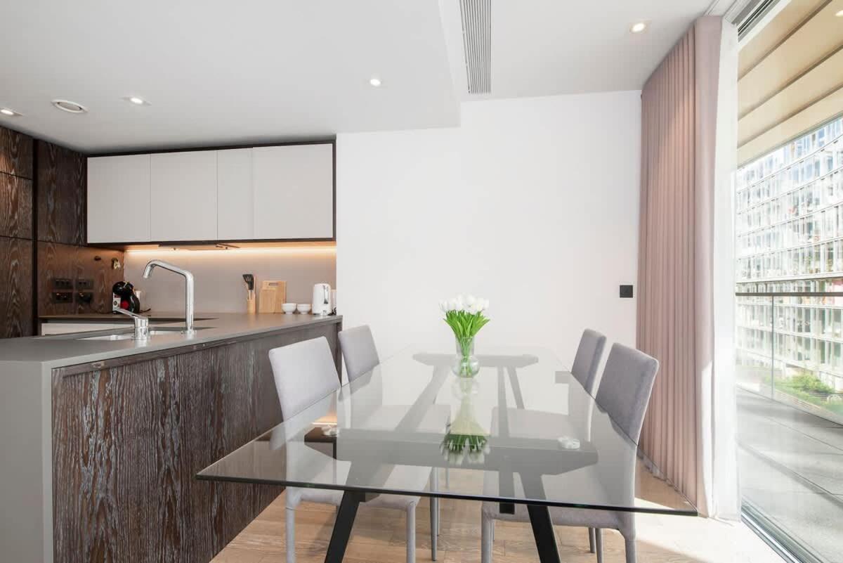Modern 2 Bed Battersea Power Station * London