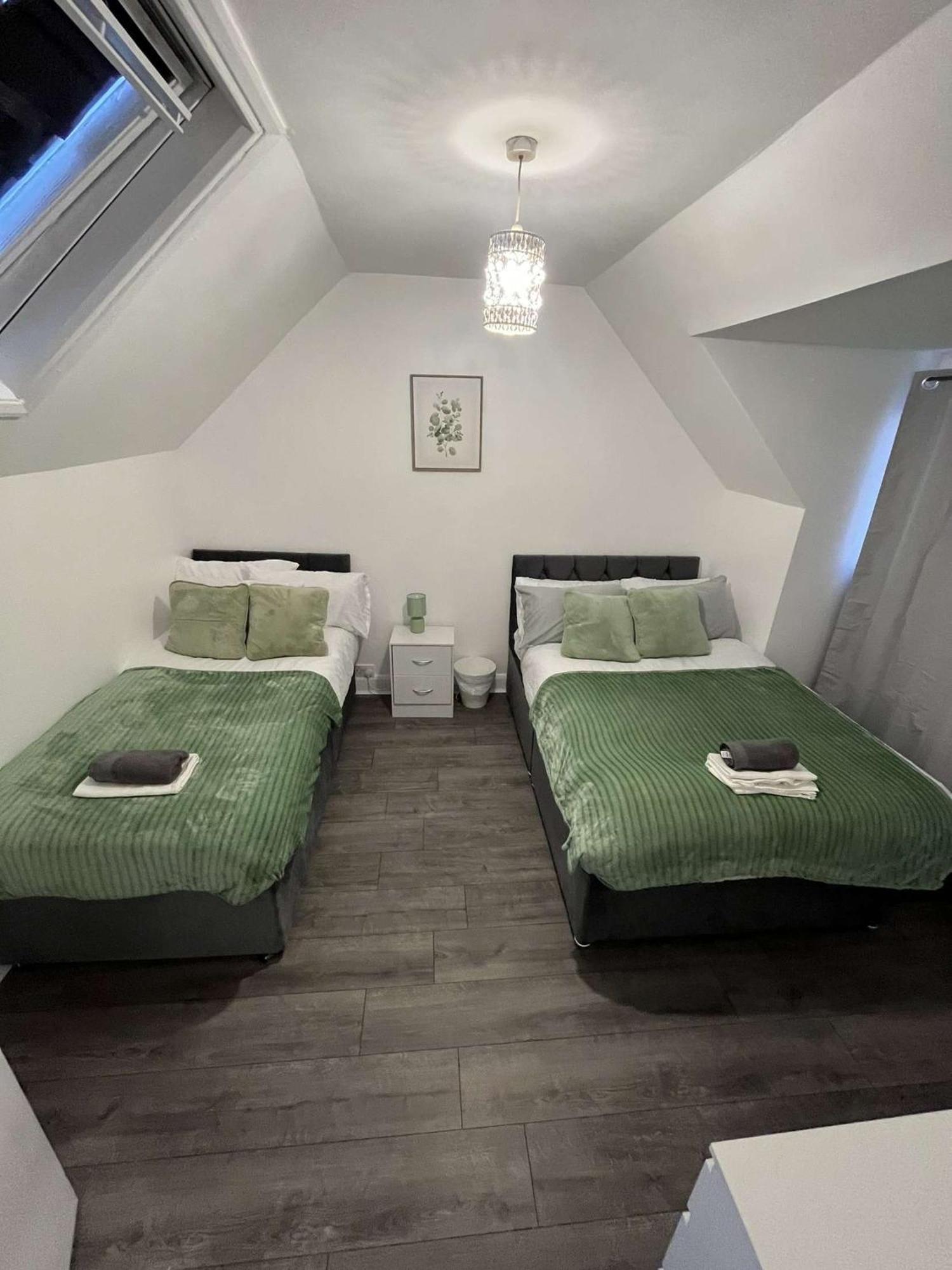 Flat In Shepherd's Bush * London