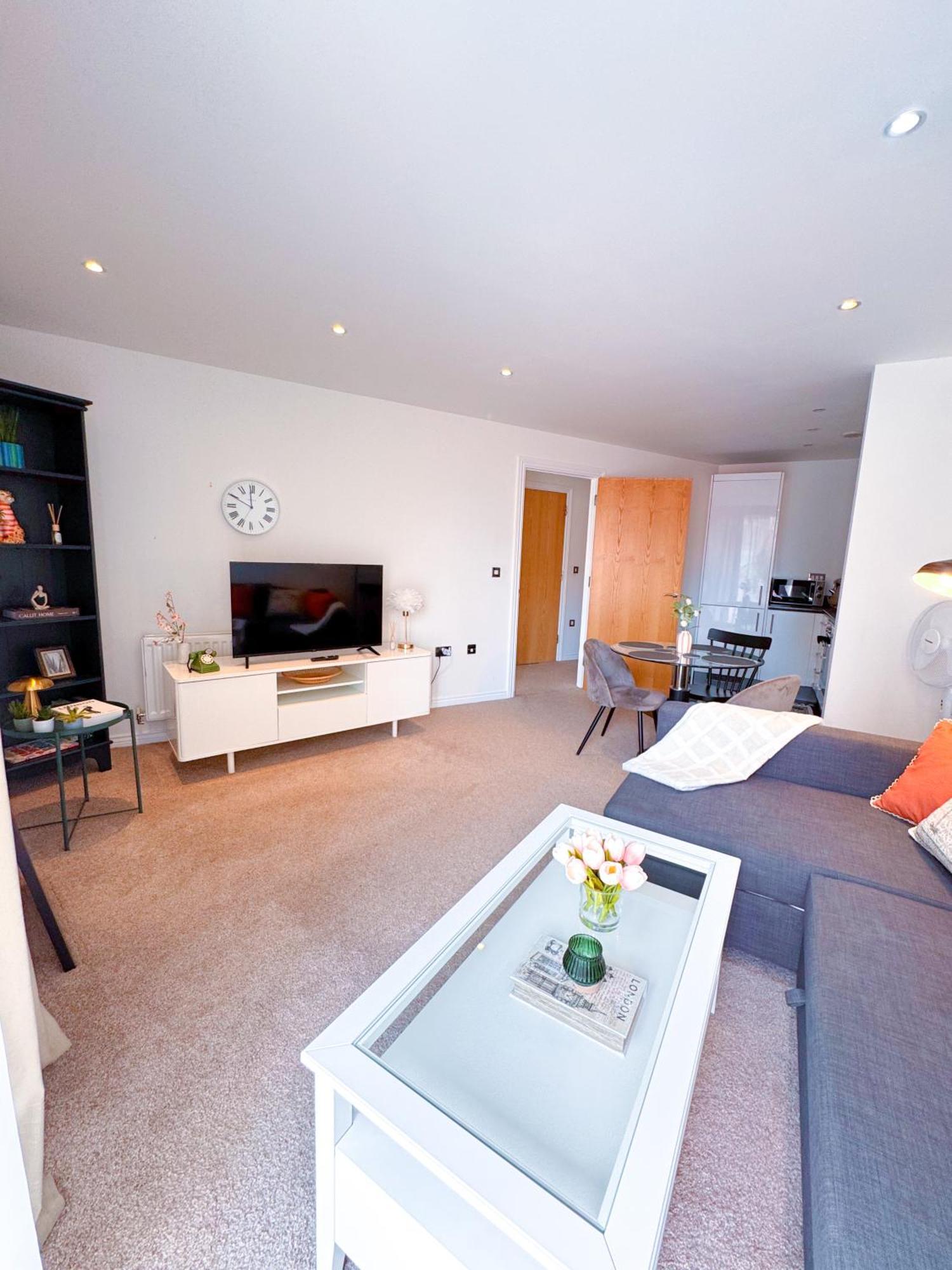 Family Battersea With Balcony In *