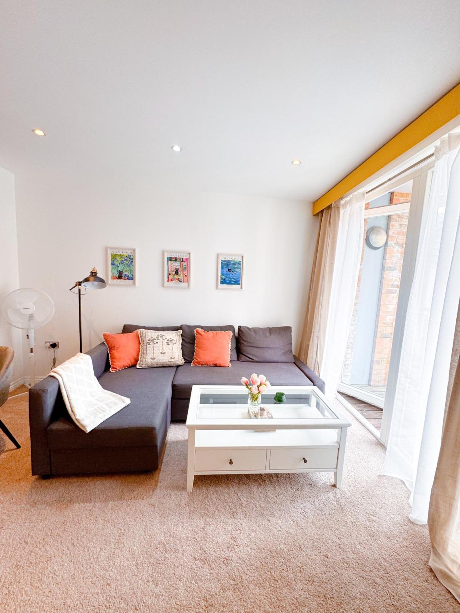 Family Battersea With Balcony In *