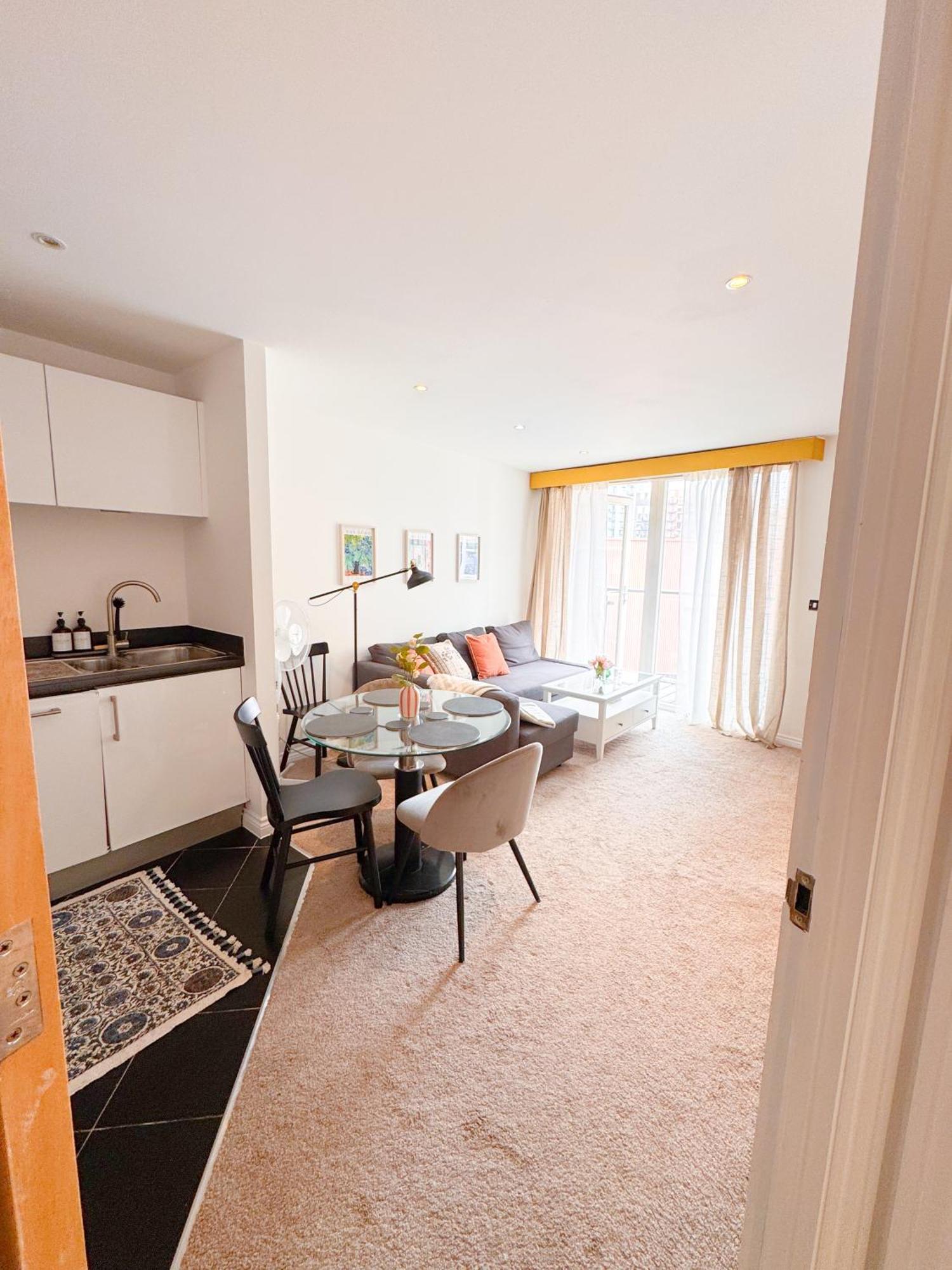 Family Battersea With Balcony In * London