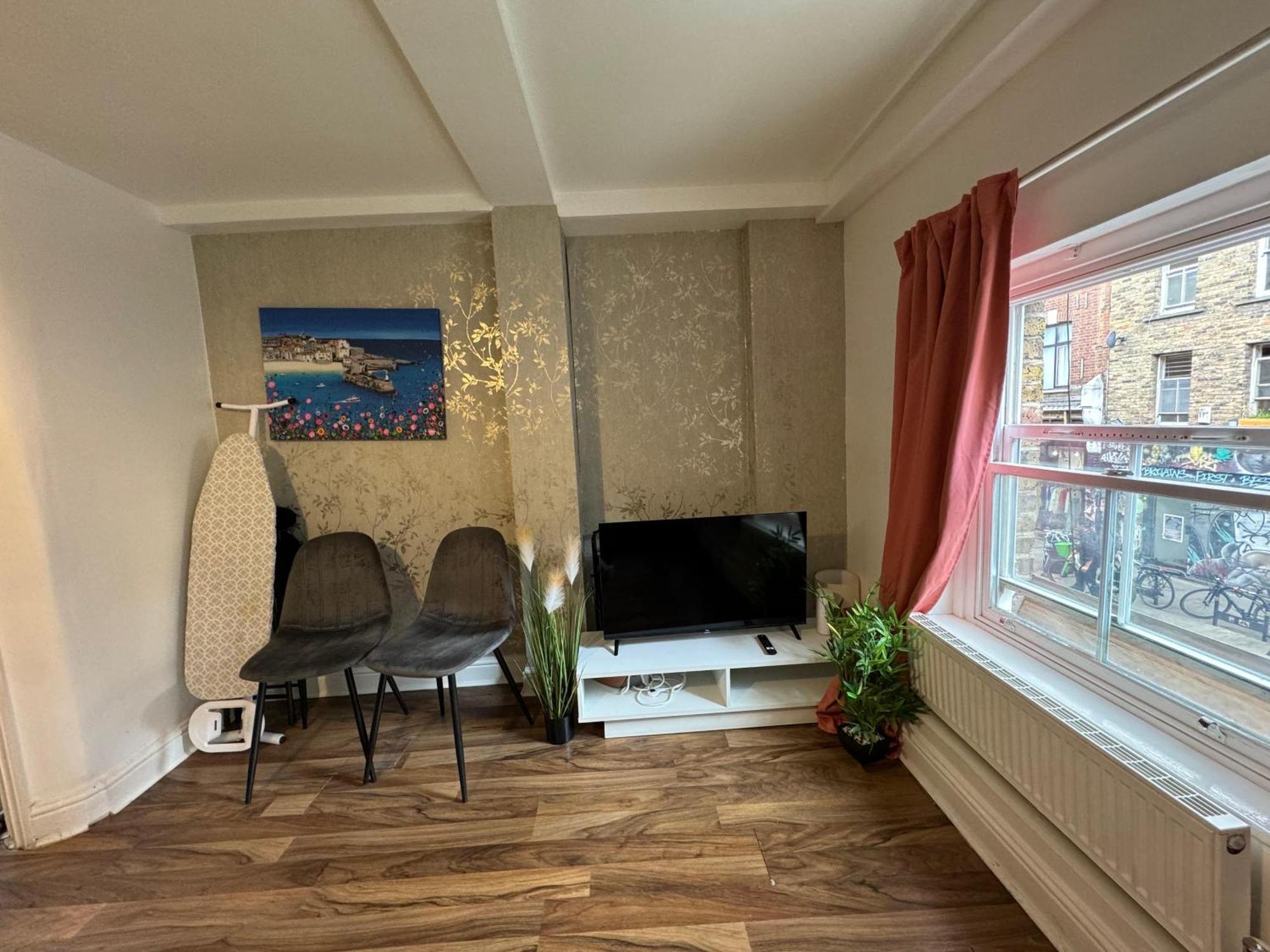 1 Bedroom Beautiful In Bricklane Apartment