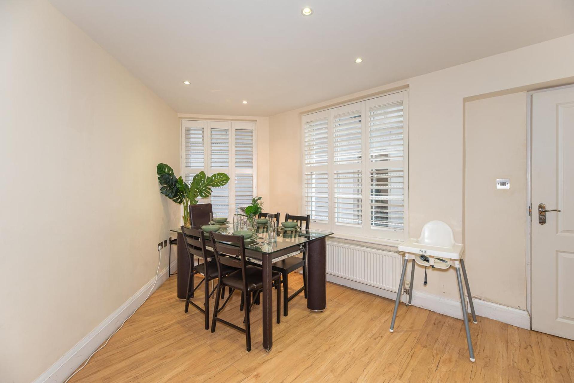 3 Bedroom With Private Terrace In Pimlico, Westminster, Victoria Appartement Londen