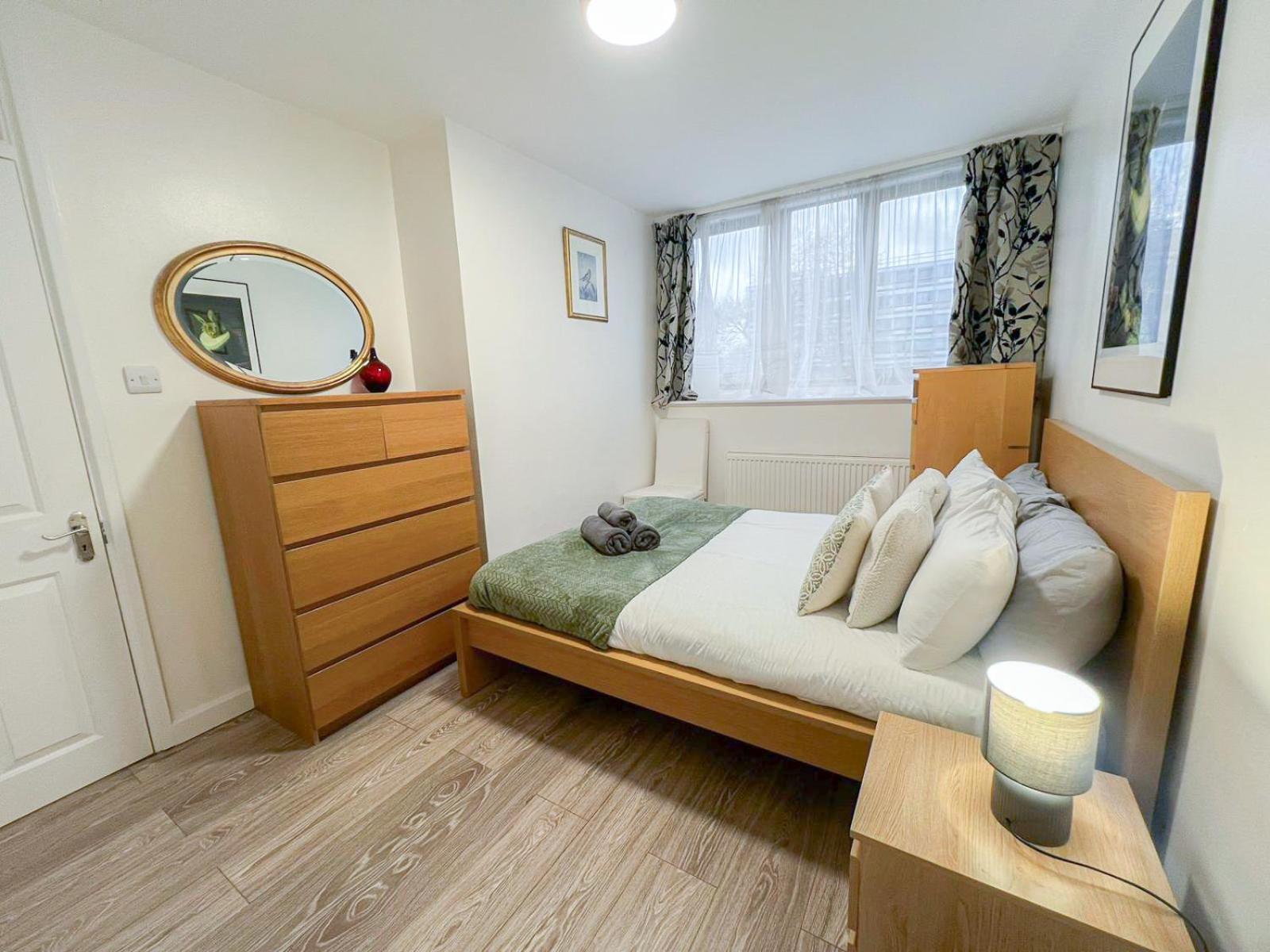 Cosy 3 Bedroom 3 Bathroom Flat With Private Garden- Maida Vale, Near Paddington *