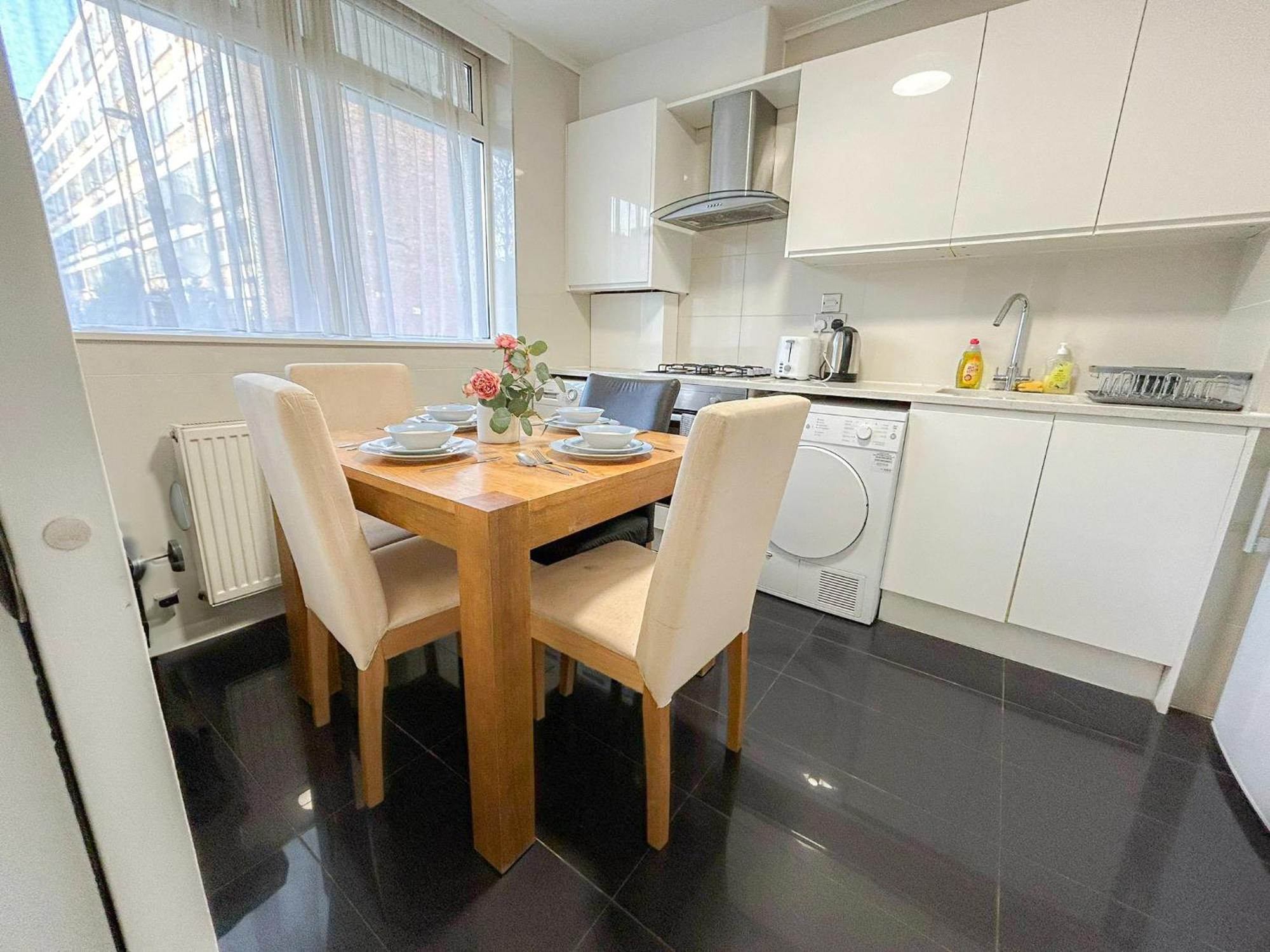 Cosy 3 Bedroom 3 Bathroom Flat With Private Garden- Maida Vale, Near Paddington Apartment