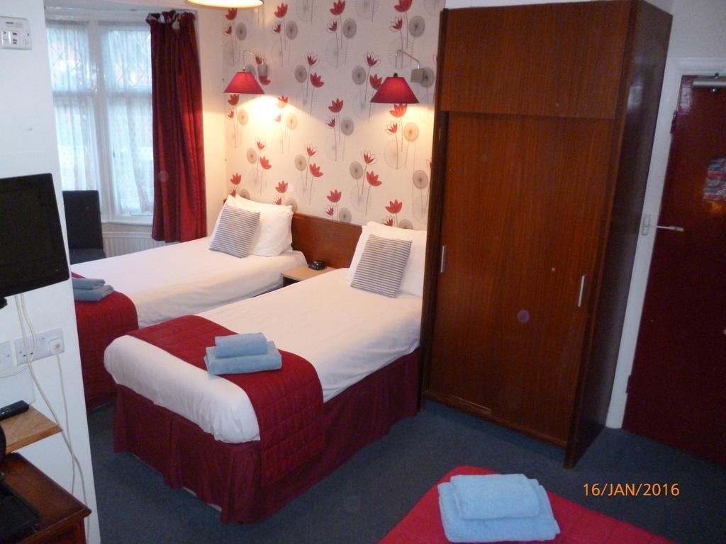 Apartment What are the best hotels near London Eye? *
