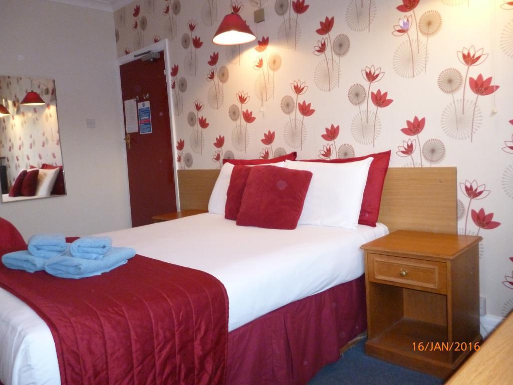 What are the best hotels near London Eye? London