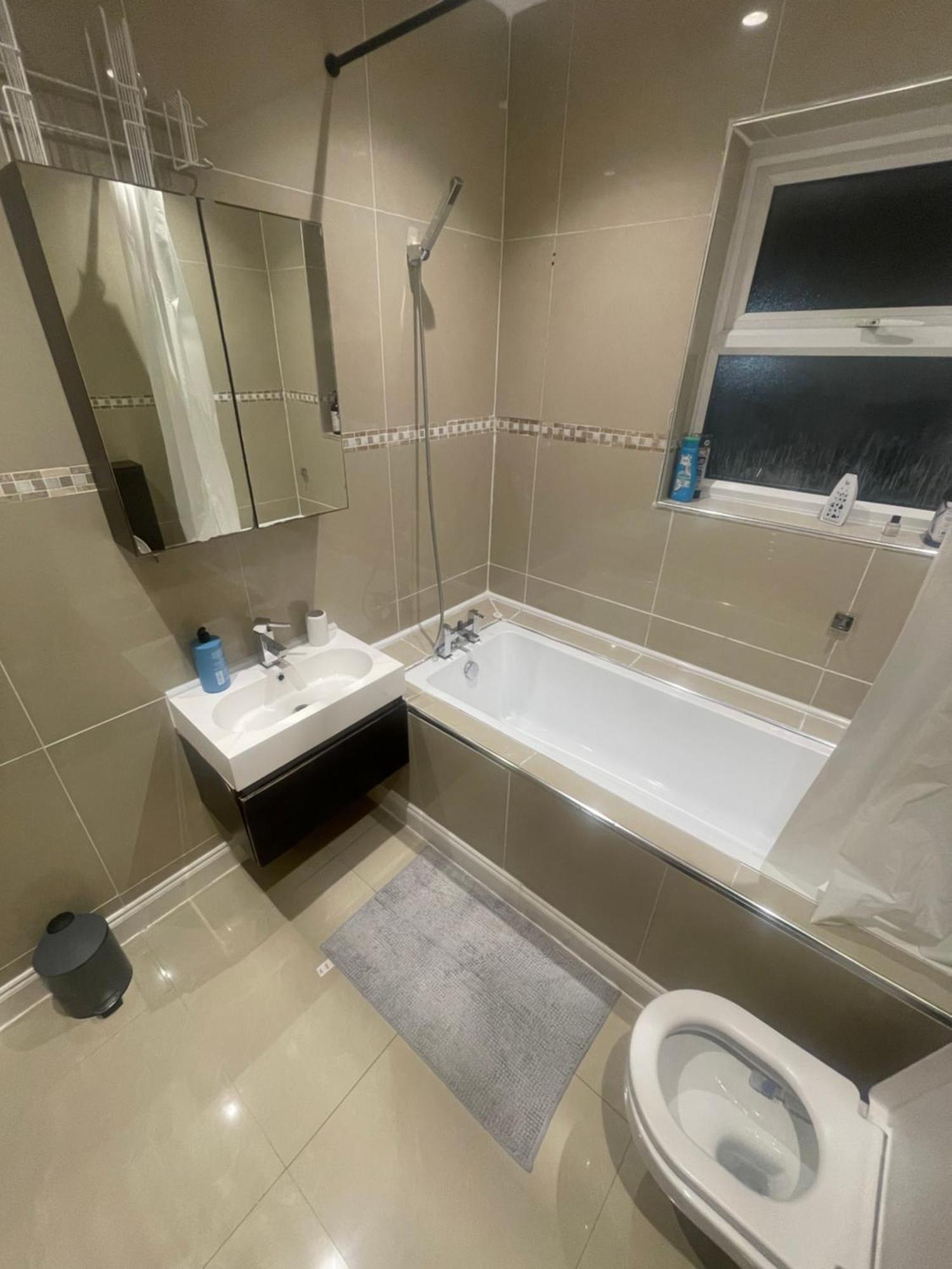 Spacious 2 Bedroom With Garden And Driveway Near Wimbledon Appartement Londen
