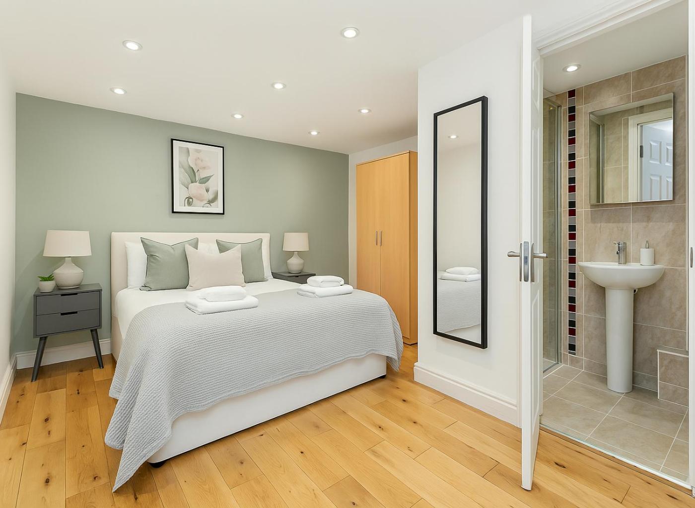 2 Bed Flat Near Camden Market Apartment London